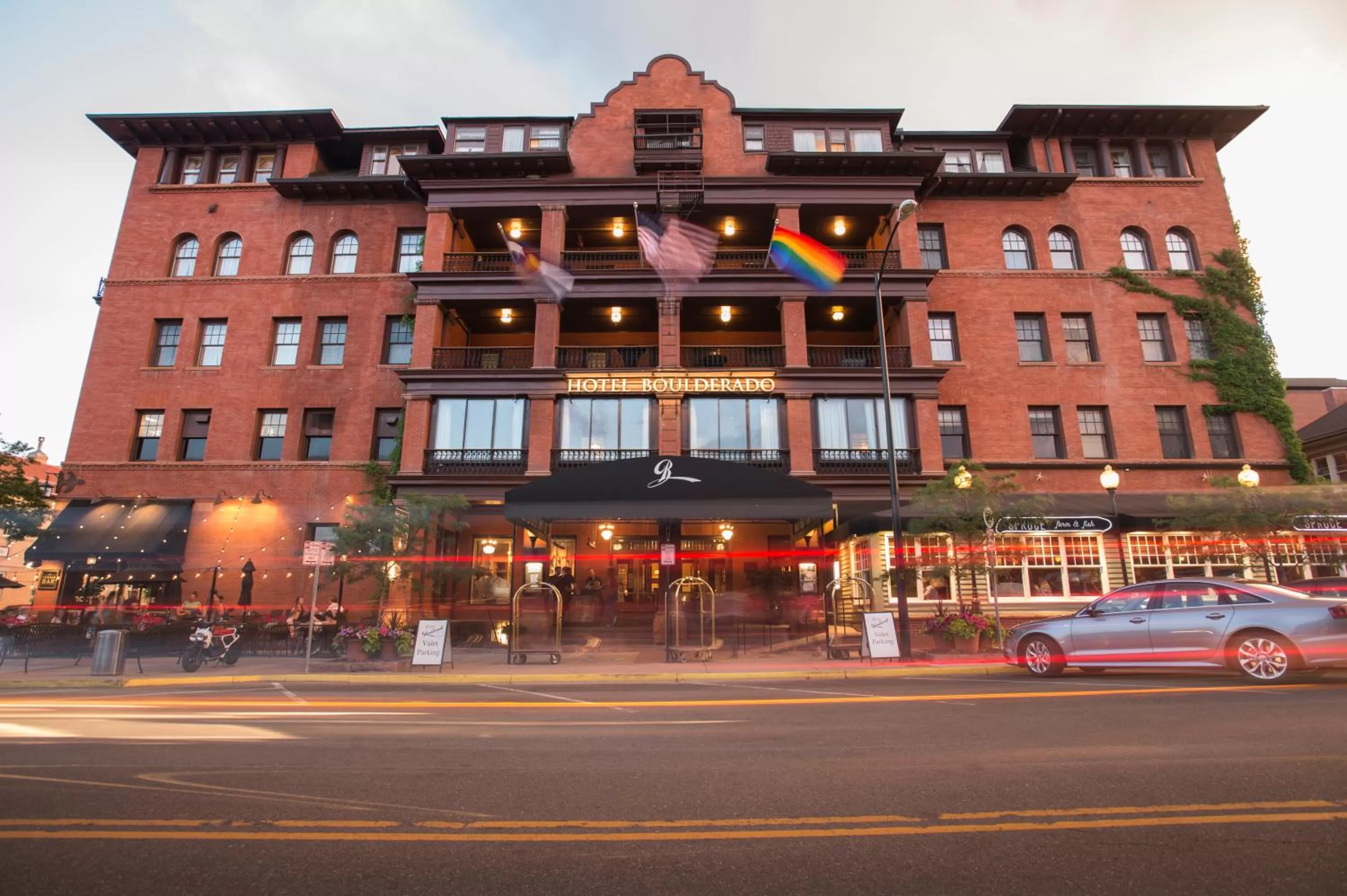 Facade/entrance in Hotel Boulderado