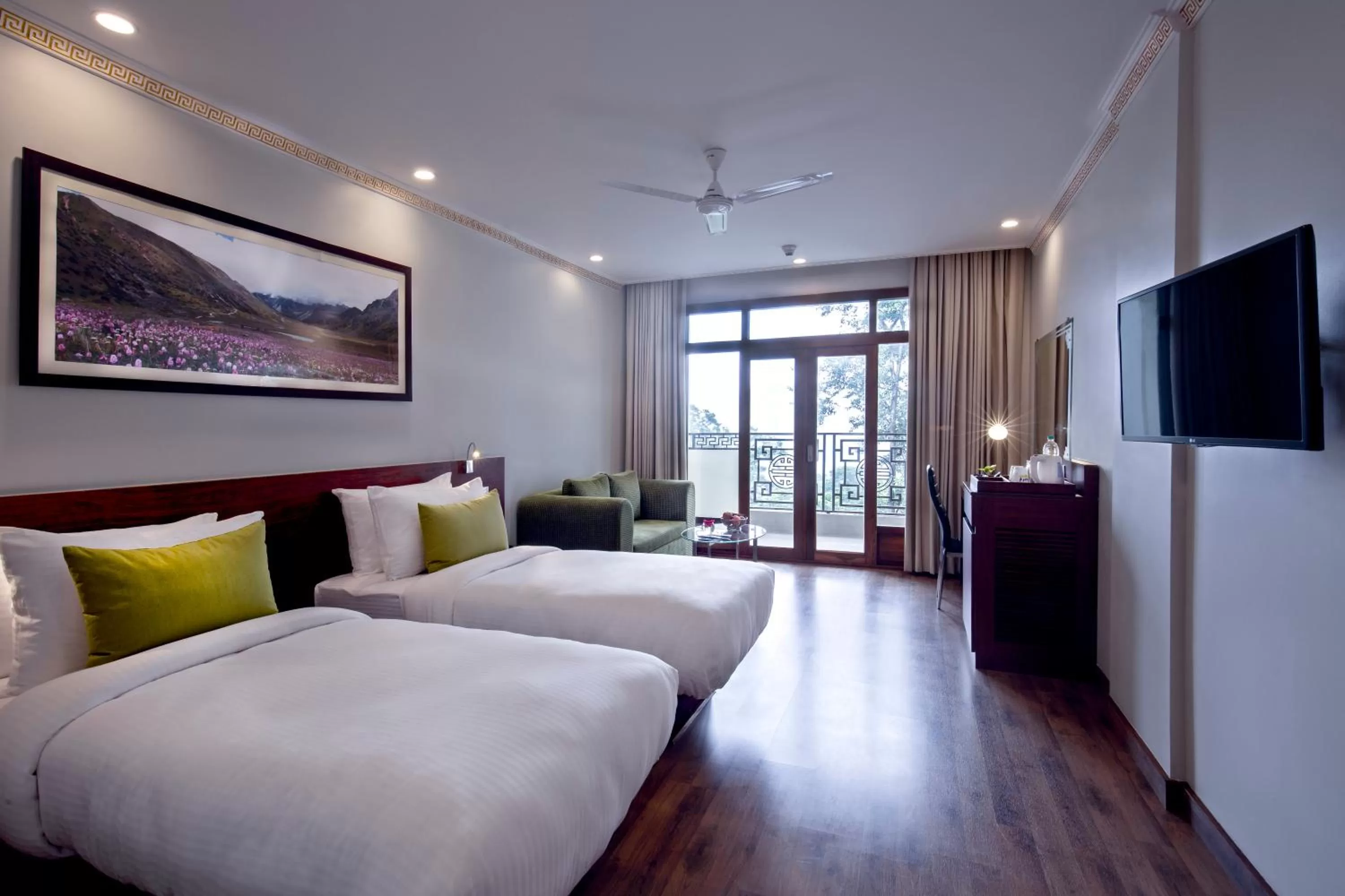 Bed in Lemon Tree Hotel Gangtok