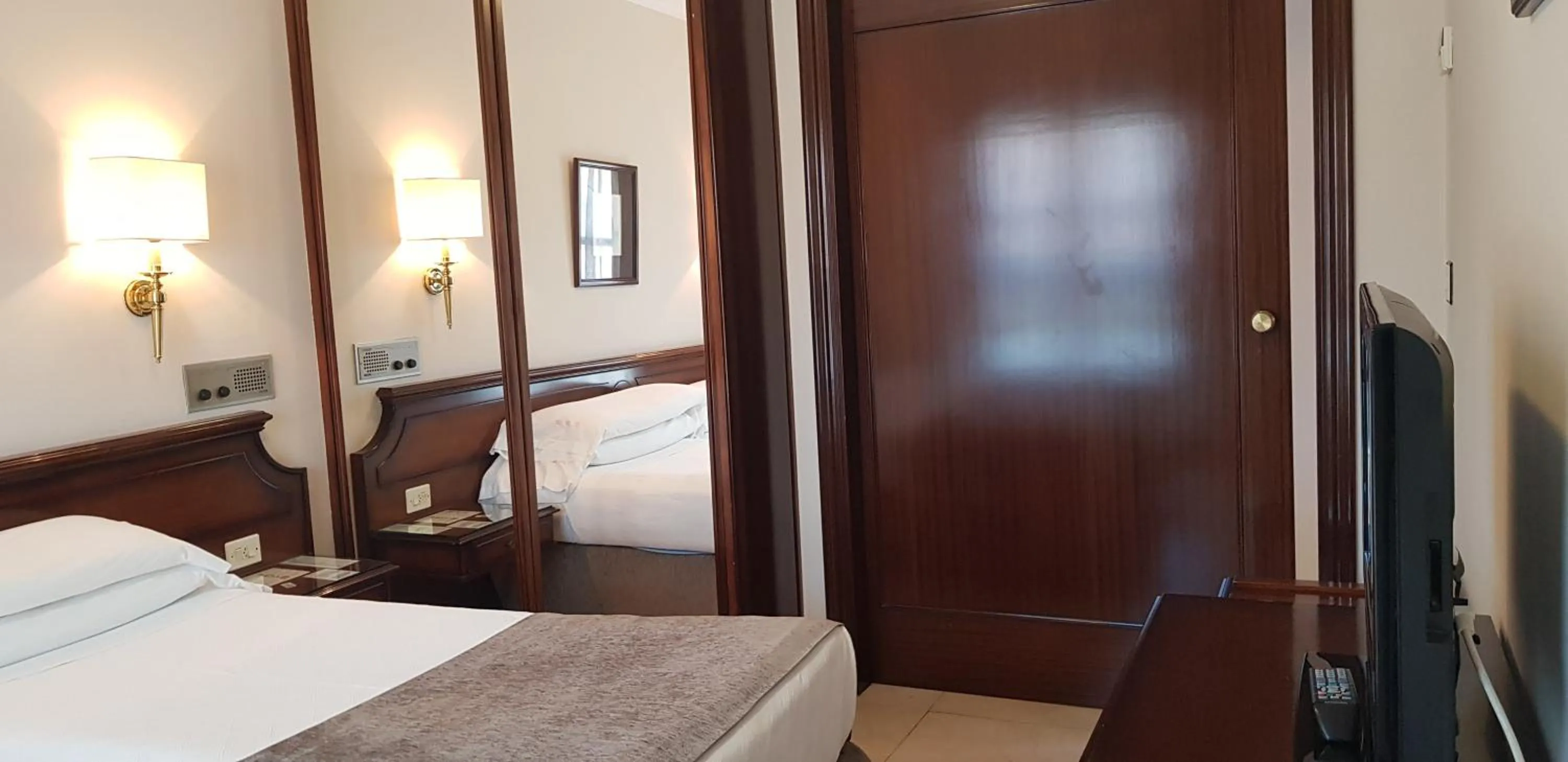 Bed in Gran Hotel Paraiso