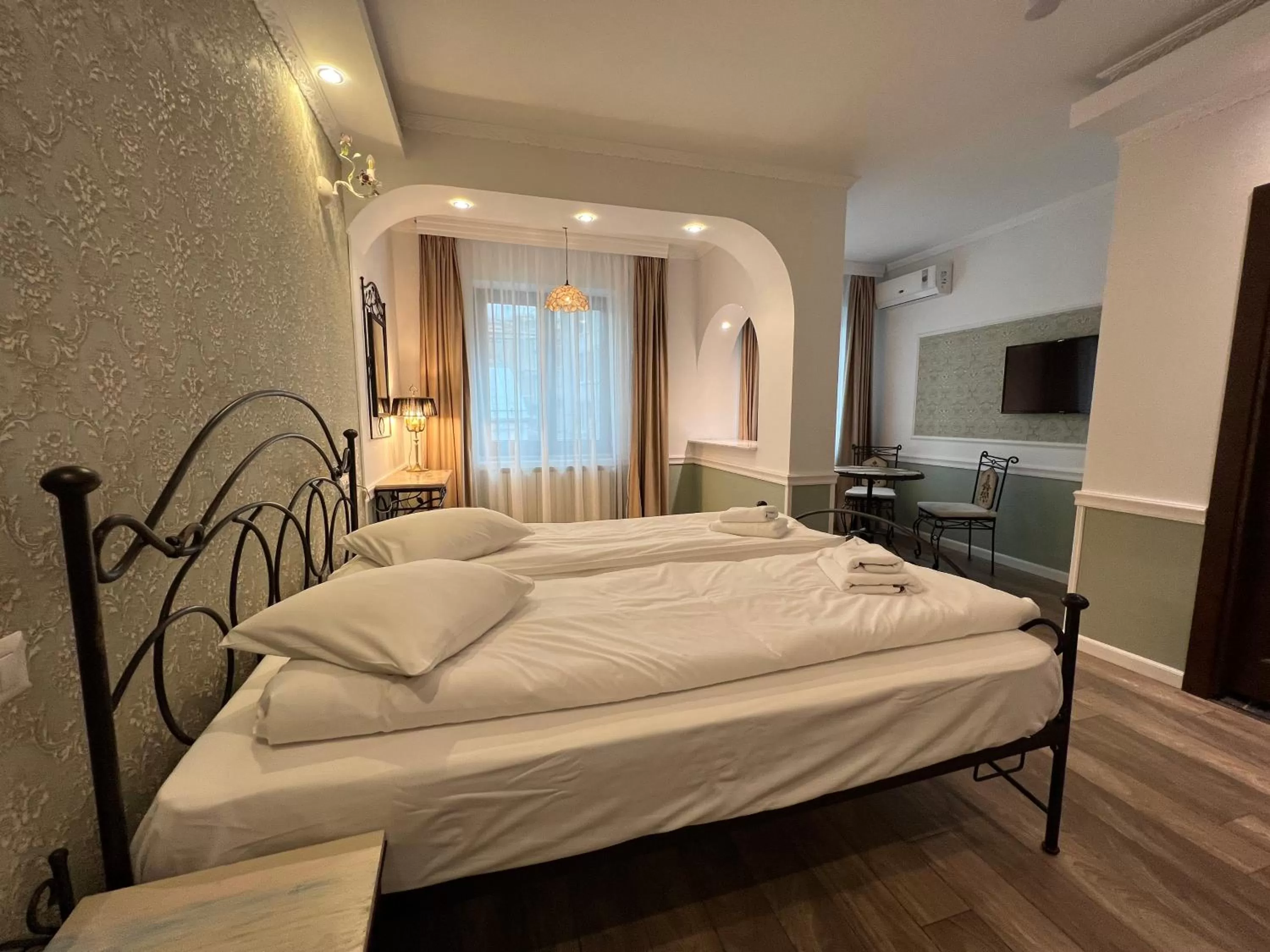 Photo of the whole room, Bed in Hotel Boutique Cathedral Plaza Residences room for rent downtown