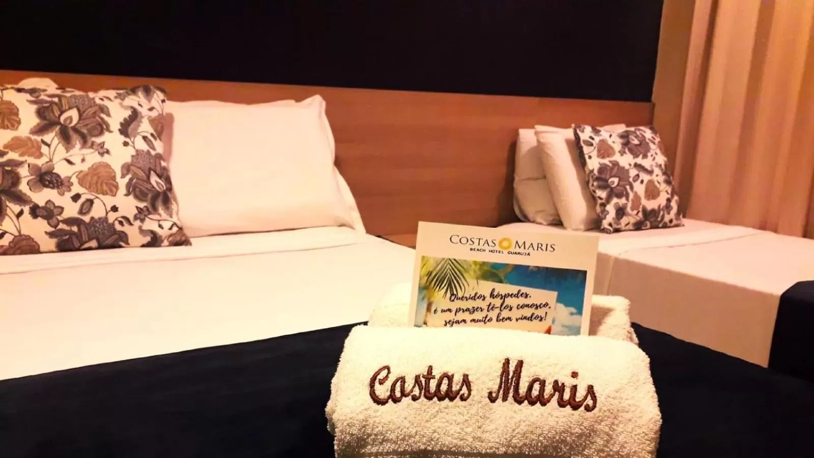 towels, Bed in Costa Maris Beach Hotel Frente Mar