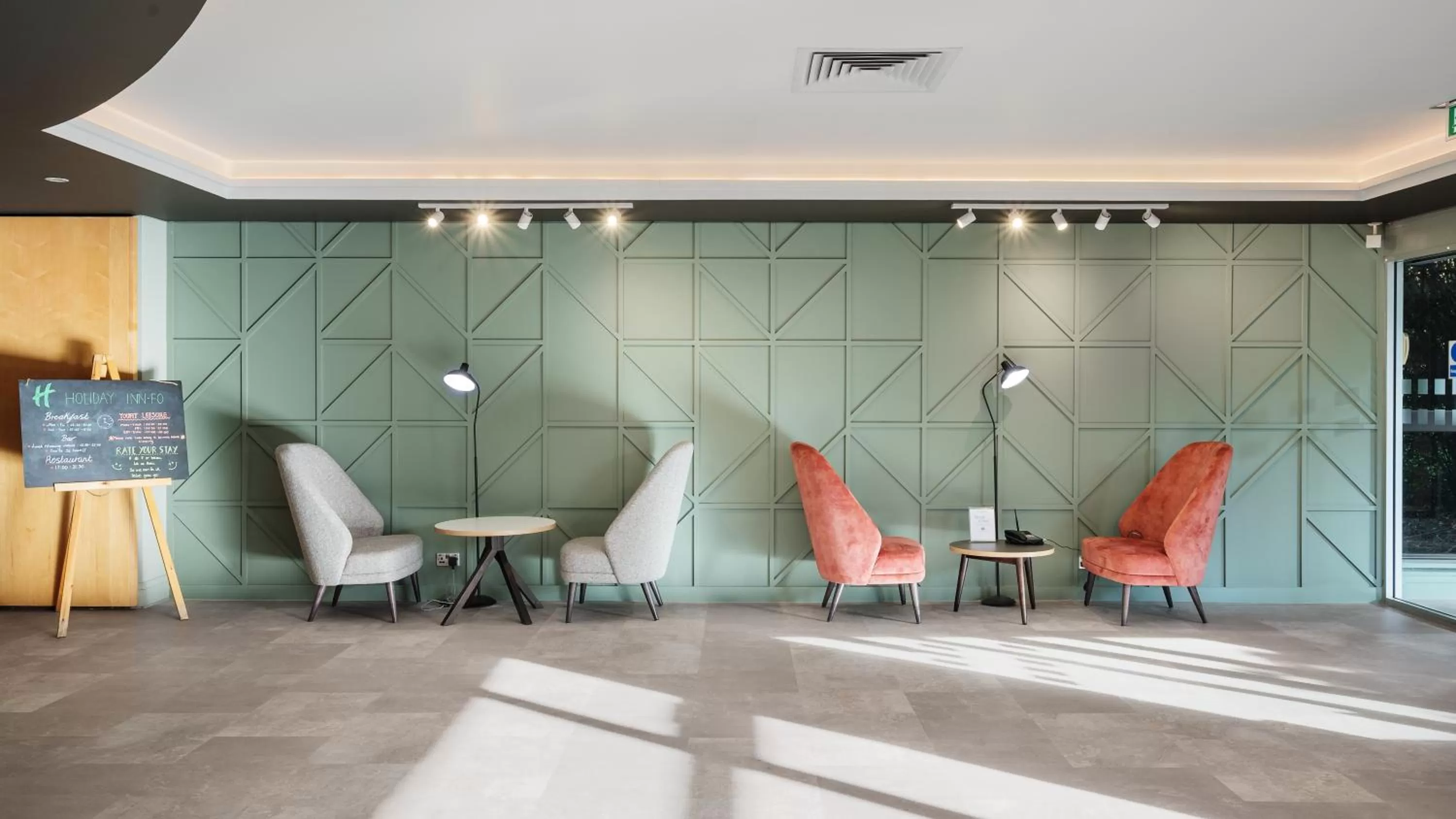 Restaurant/places to eat in Holiday Inn Rochester-Chatham by IHG