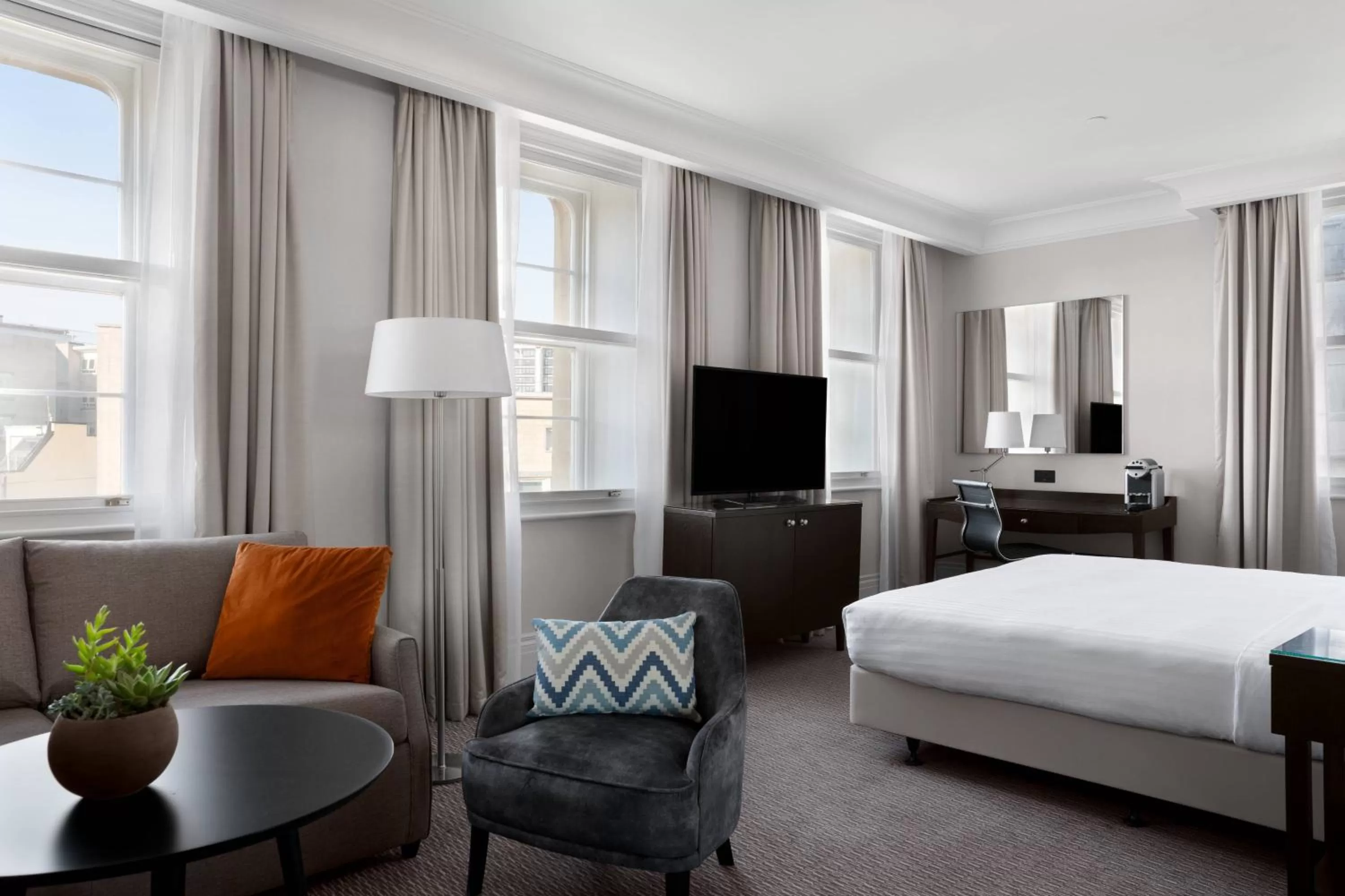 Photo of the whole room, Bed in Bristol Marriott Royal Hotel