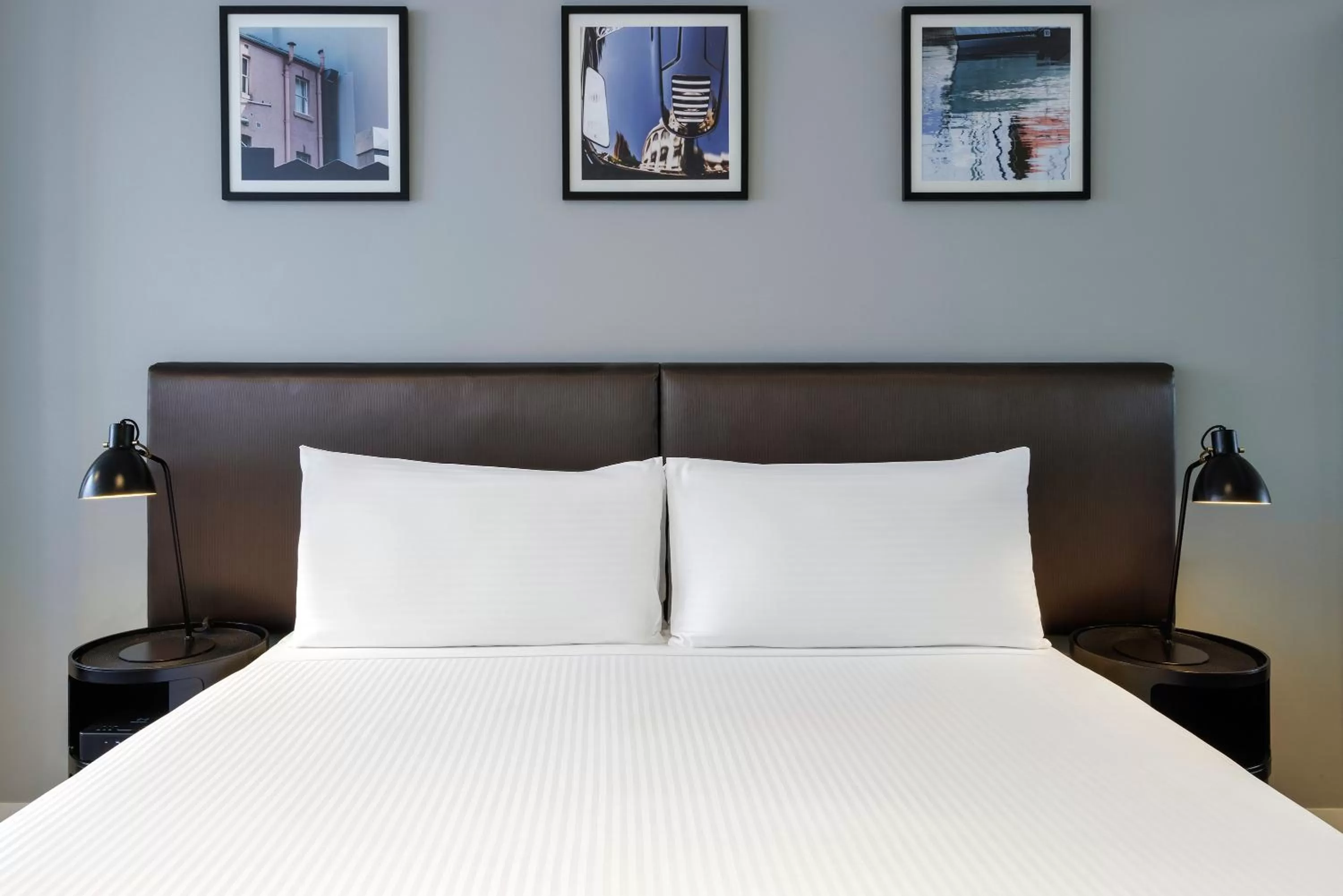 Bed in Holiday Inn & Suites Sydney Bondi Junction by IHG