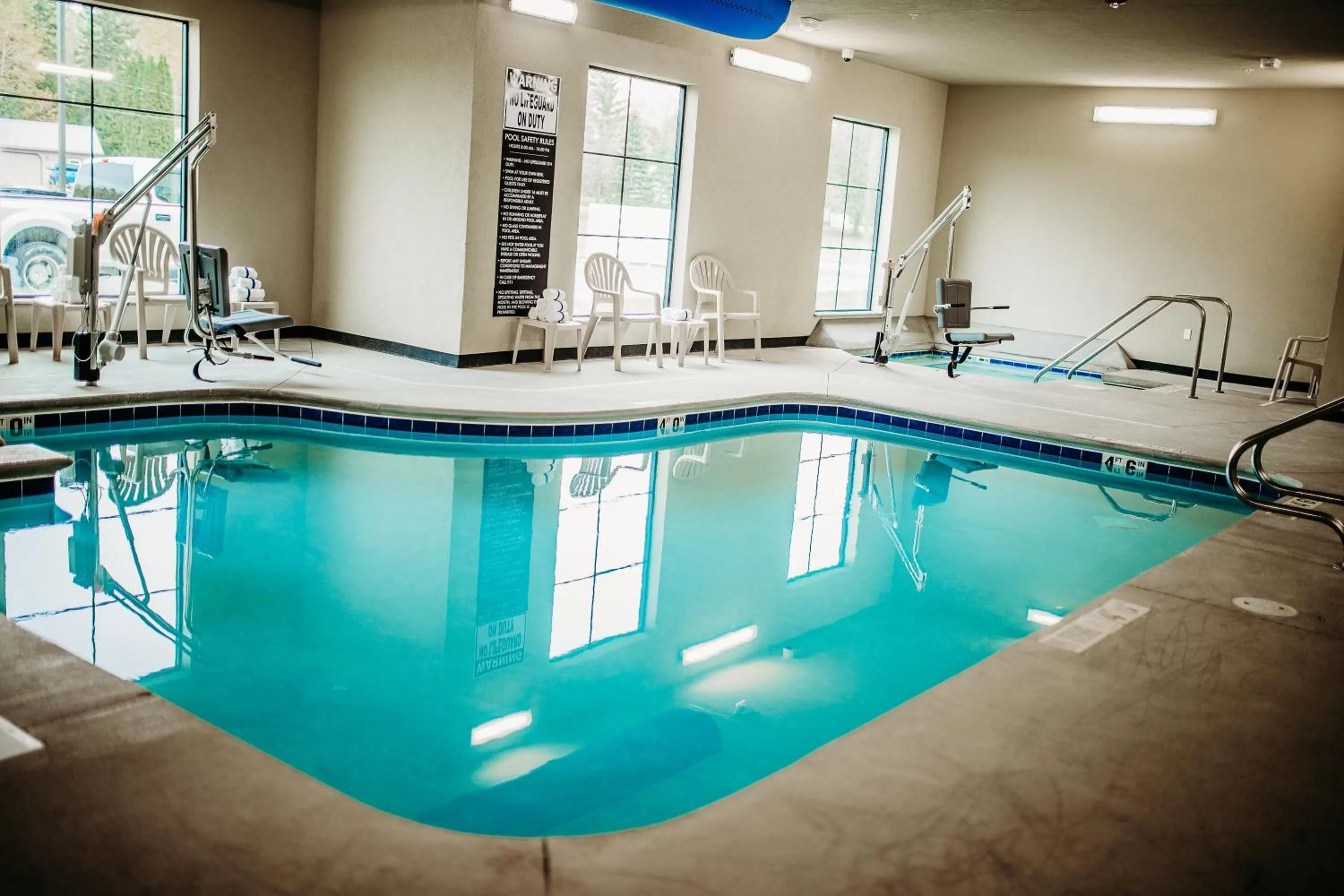 Swimming pool in Cobblestone Hotel & Suites International Falls