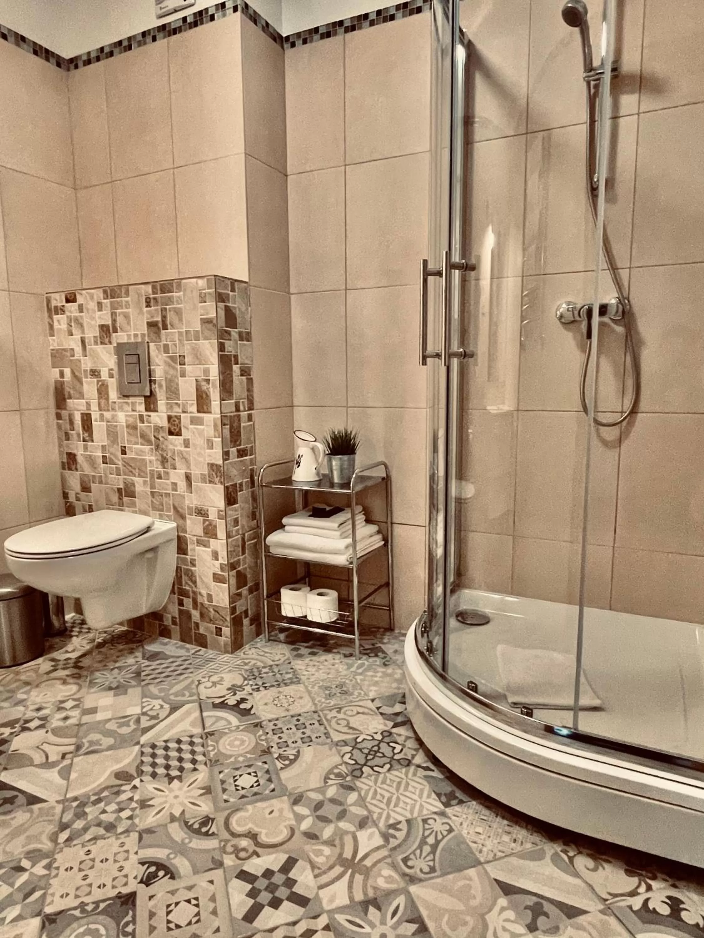 Shower, Bathroom in Hotel Vilhelmine