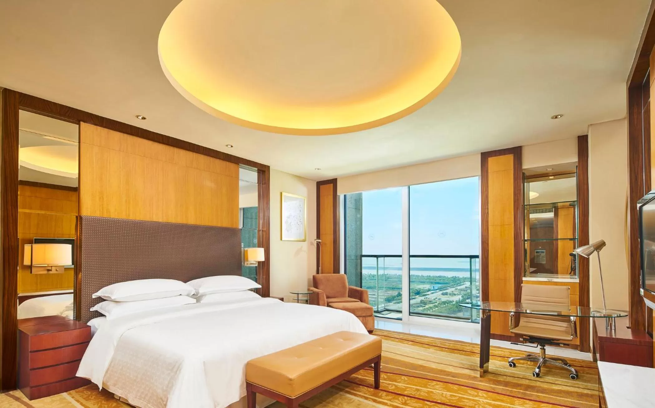 Bed in Sheraton Zhoushan Hotel