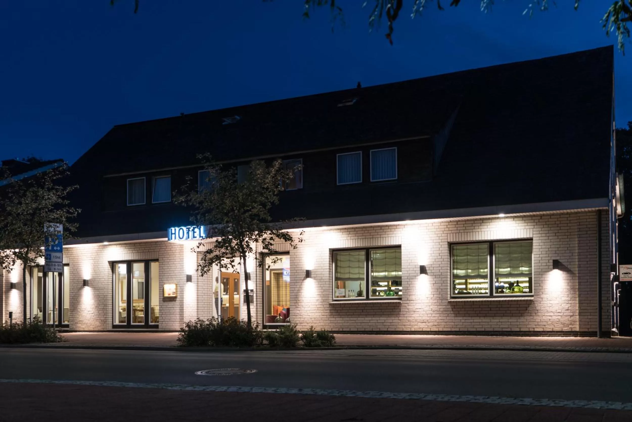 Facade/entrance, Property Building in Hotel Matthias