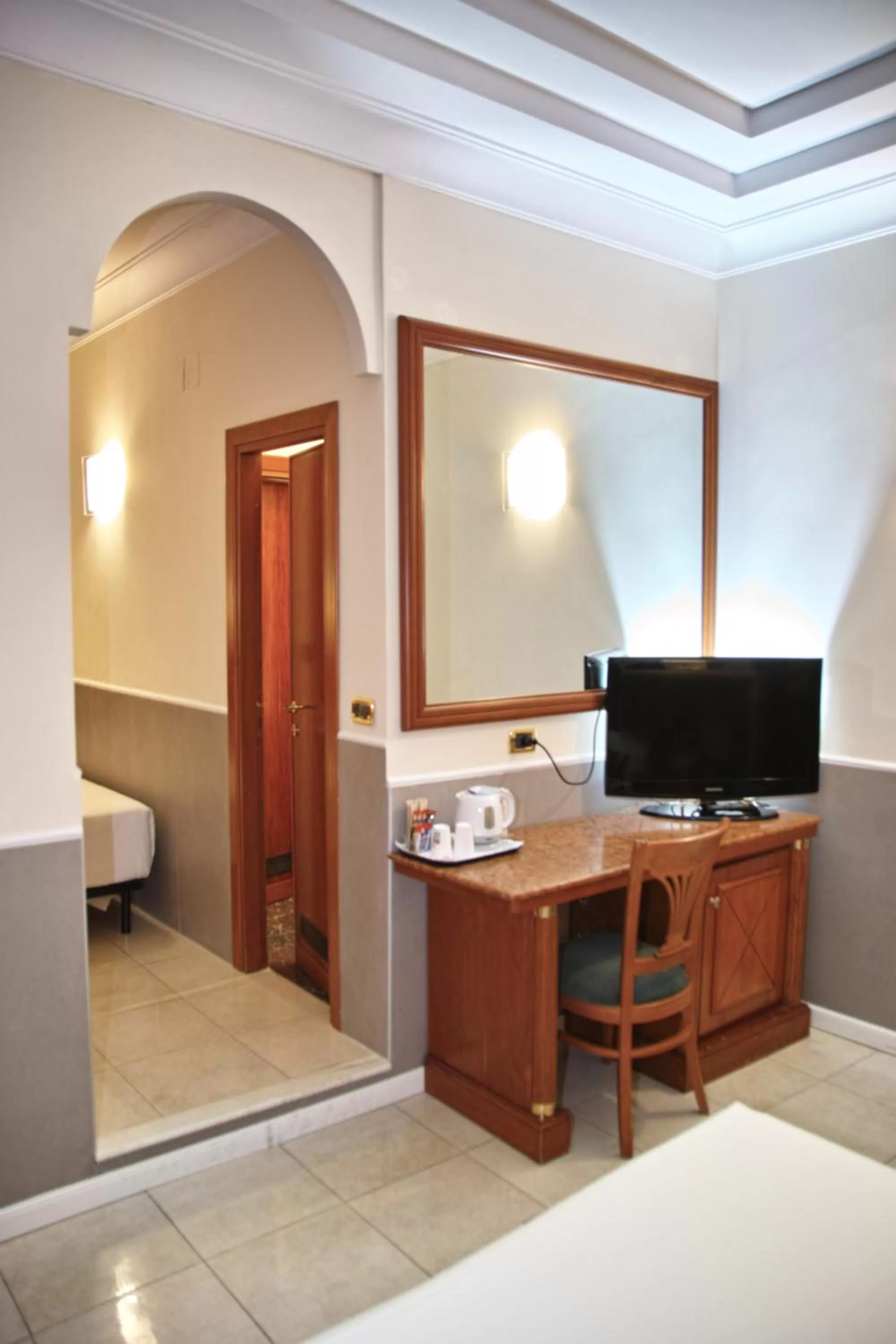 TV and multimedia, Bed in Hotel Hiberia