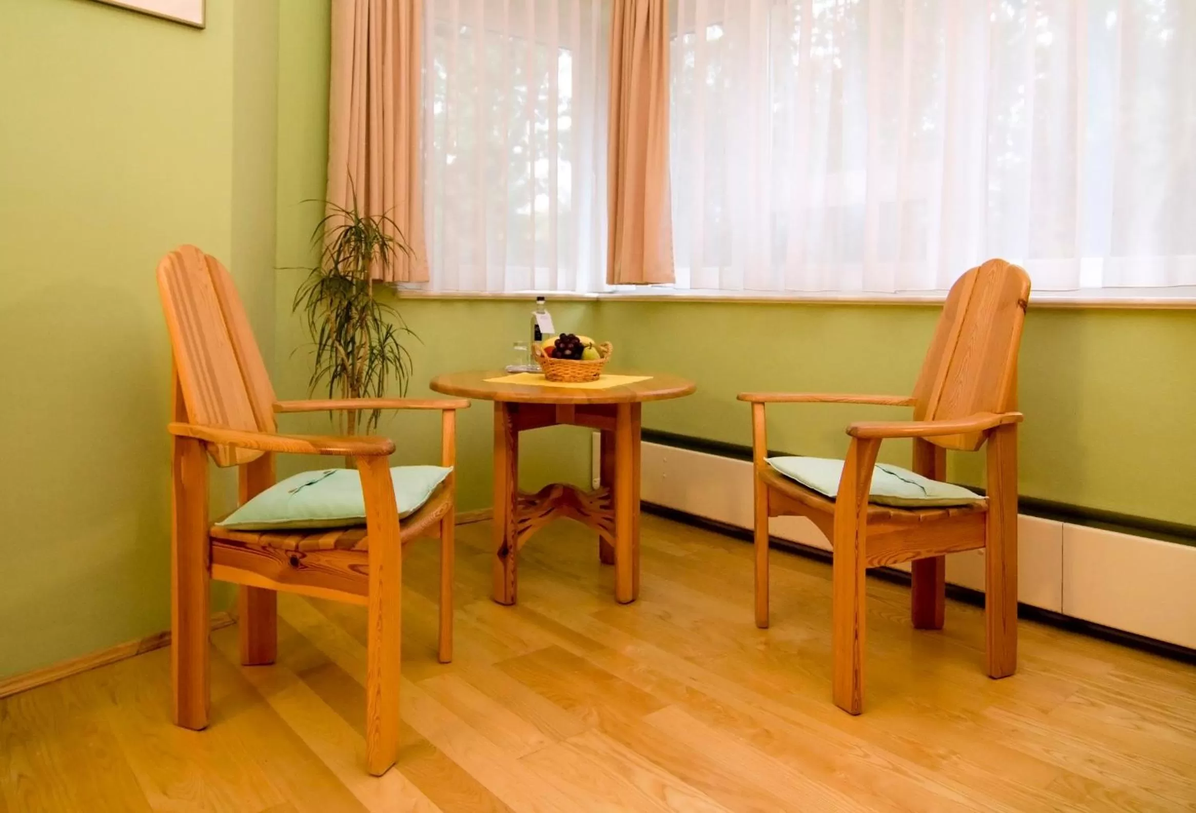 Photo of the whole room in Hotel Haus Linden