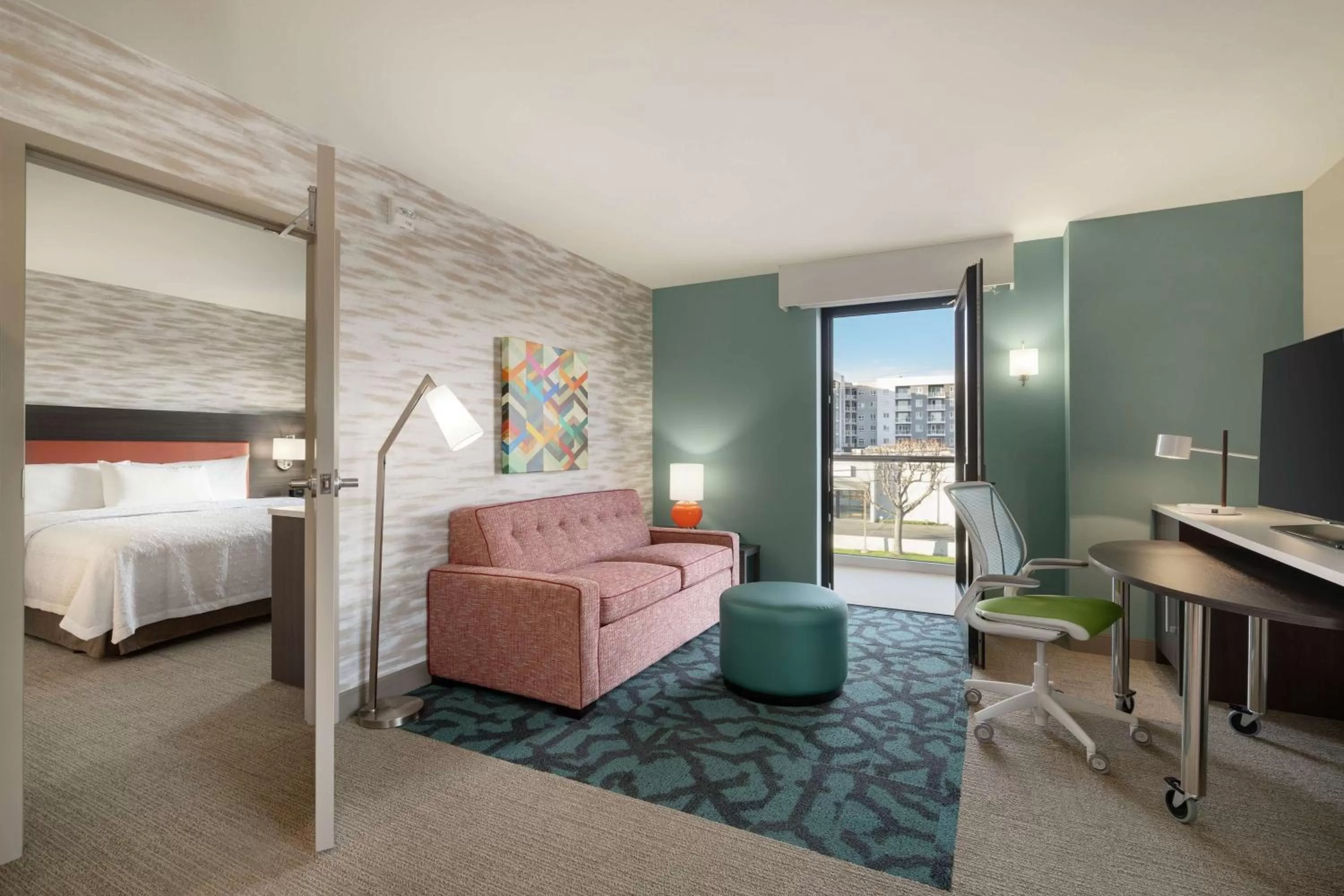 Bedroom, Bed in Home2 Suites By Hilton Woodland Hills Los Angeles