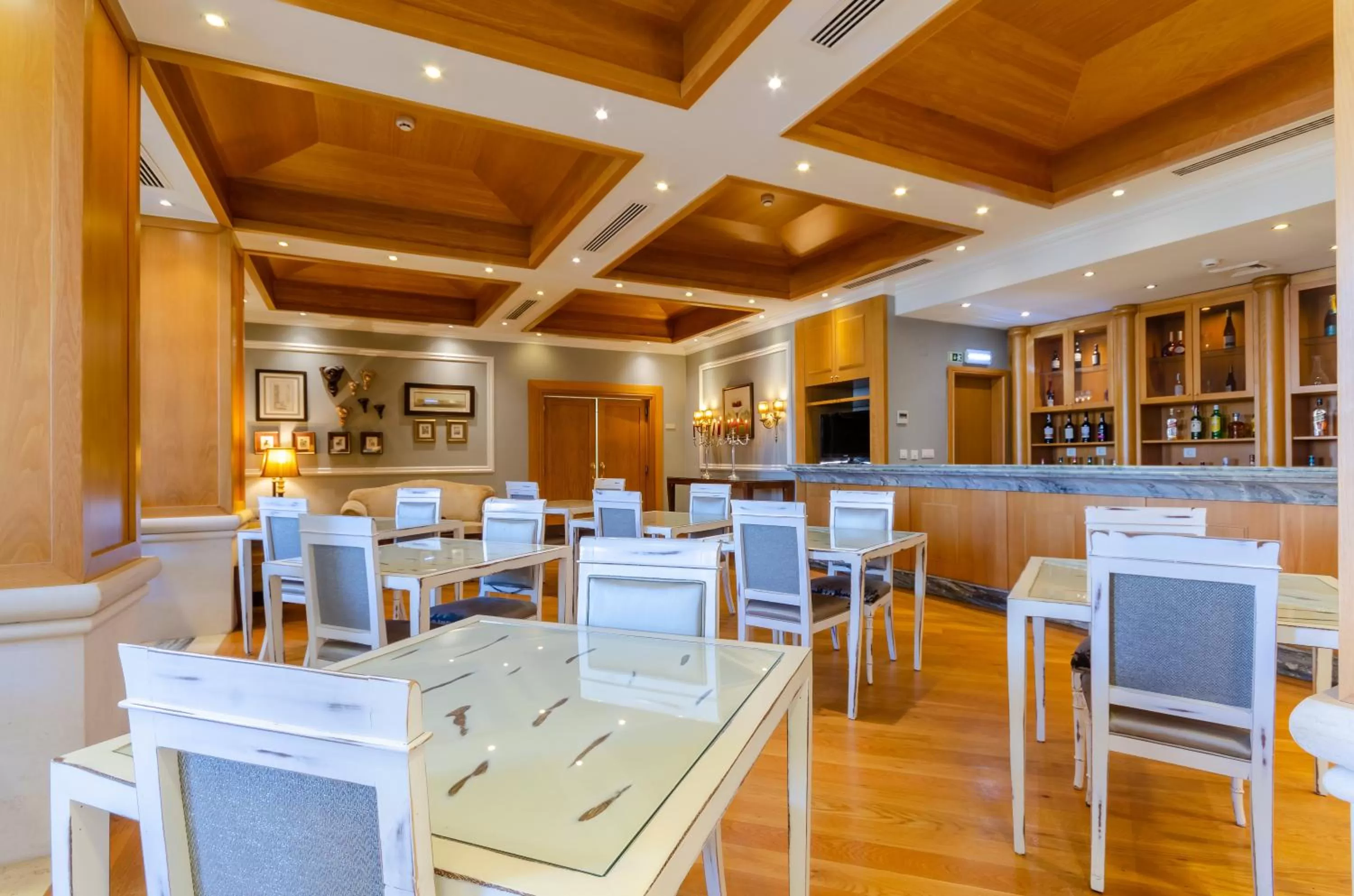 Buffet breakfast in Olissippo Castelo