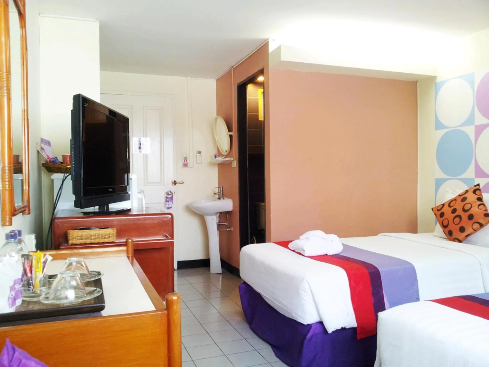 Bedroom, Bed in Sawasdee Sukhumvit Inn