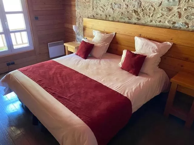 Bed in Casino Circus d'Allevard