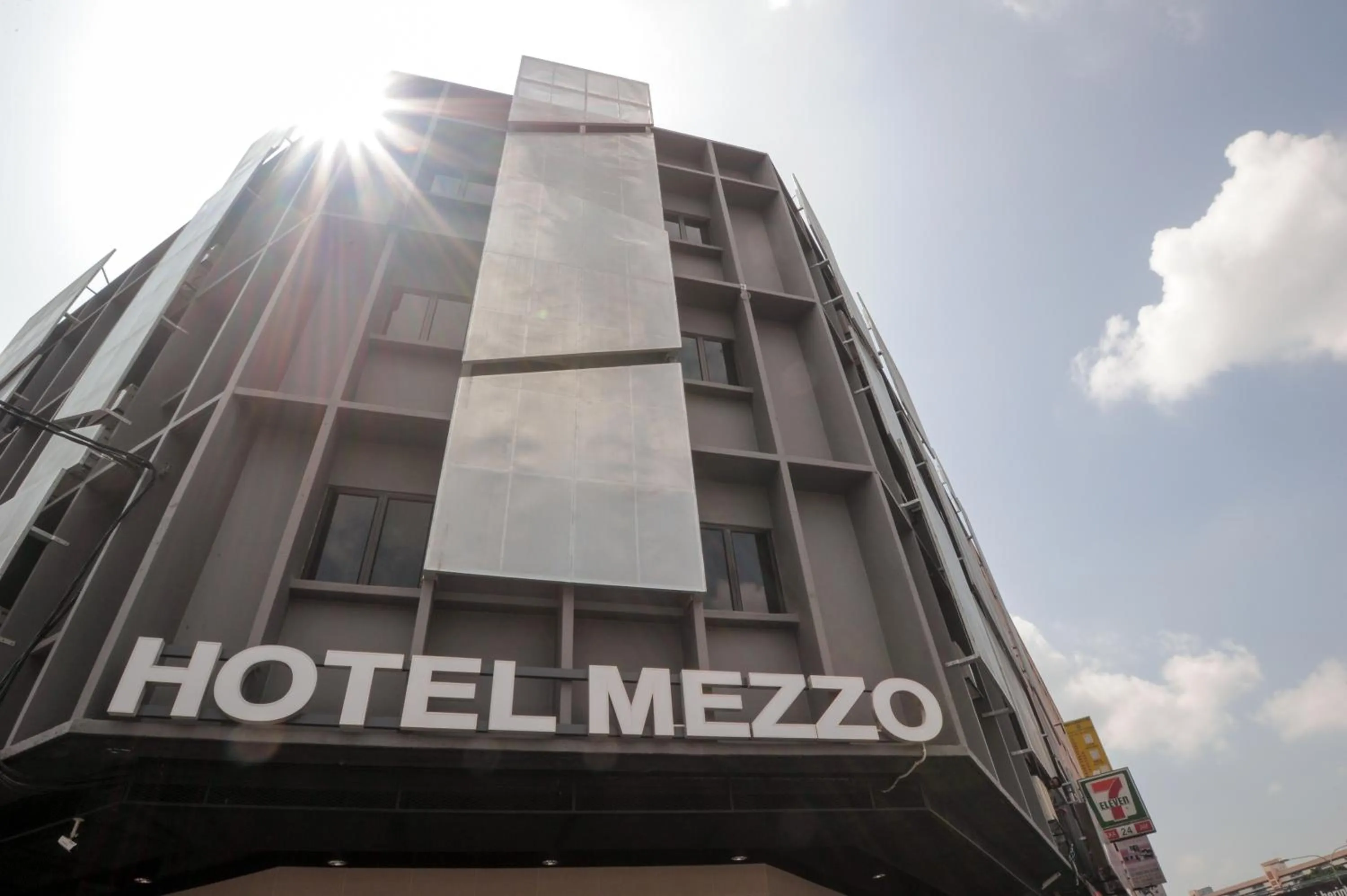 Facade/entrance in Hotel Mezzo