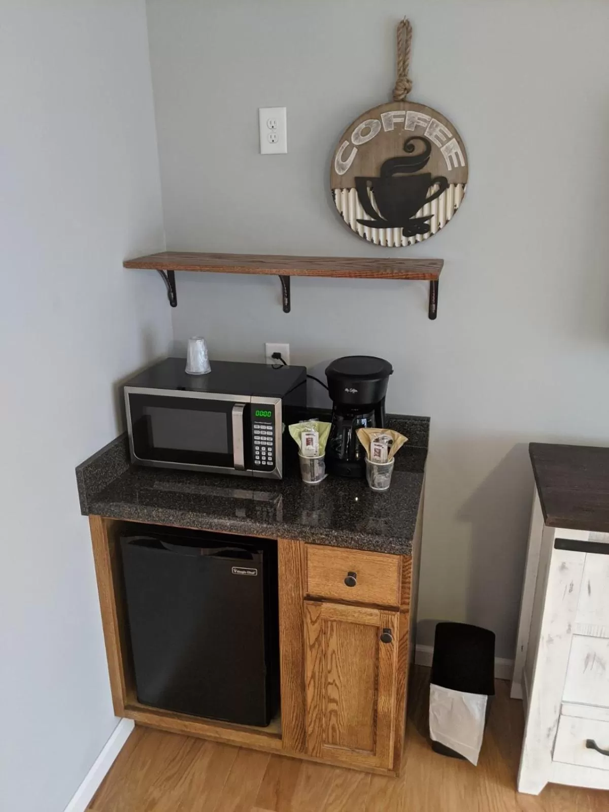 Coffee/tea facilities in Heidi Motel - Helen