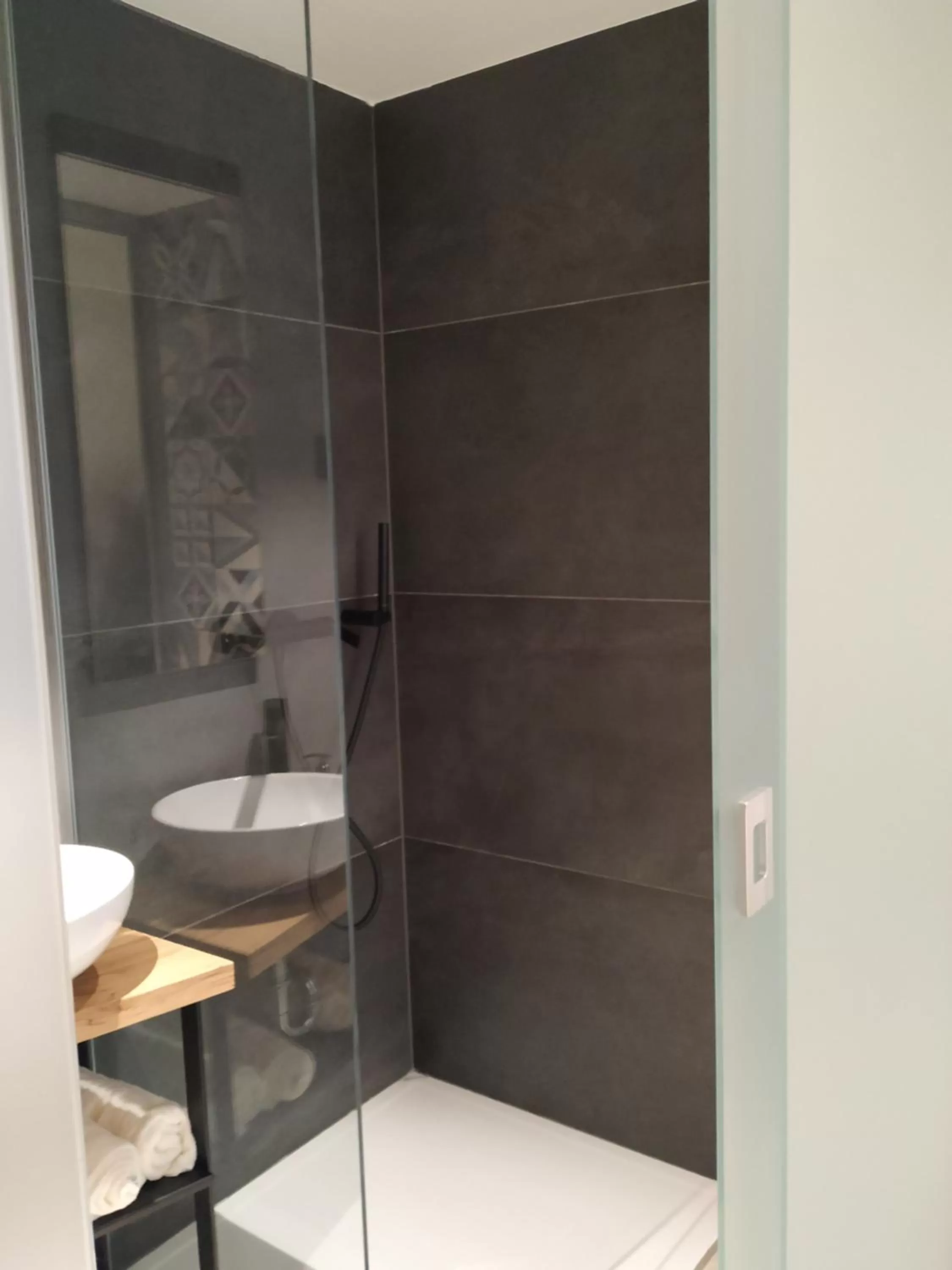 Bathroom in B & W KRIŽ