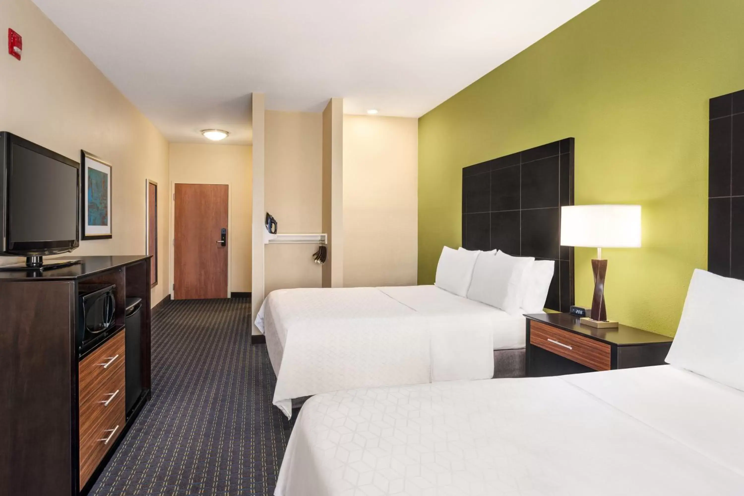 Standard Queen Room with Two Queen Beds and Mobility Accessible Tub in Holiday Inn Express Hotel & Suites Edmond by IHG Standard Queen Room with Two Queen Beds and Mobility Accessible Tub in Holiday Inn Express Hotel & Suites Edmond by IHG