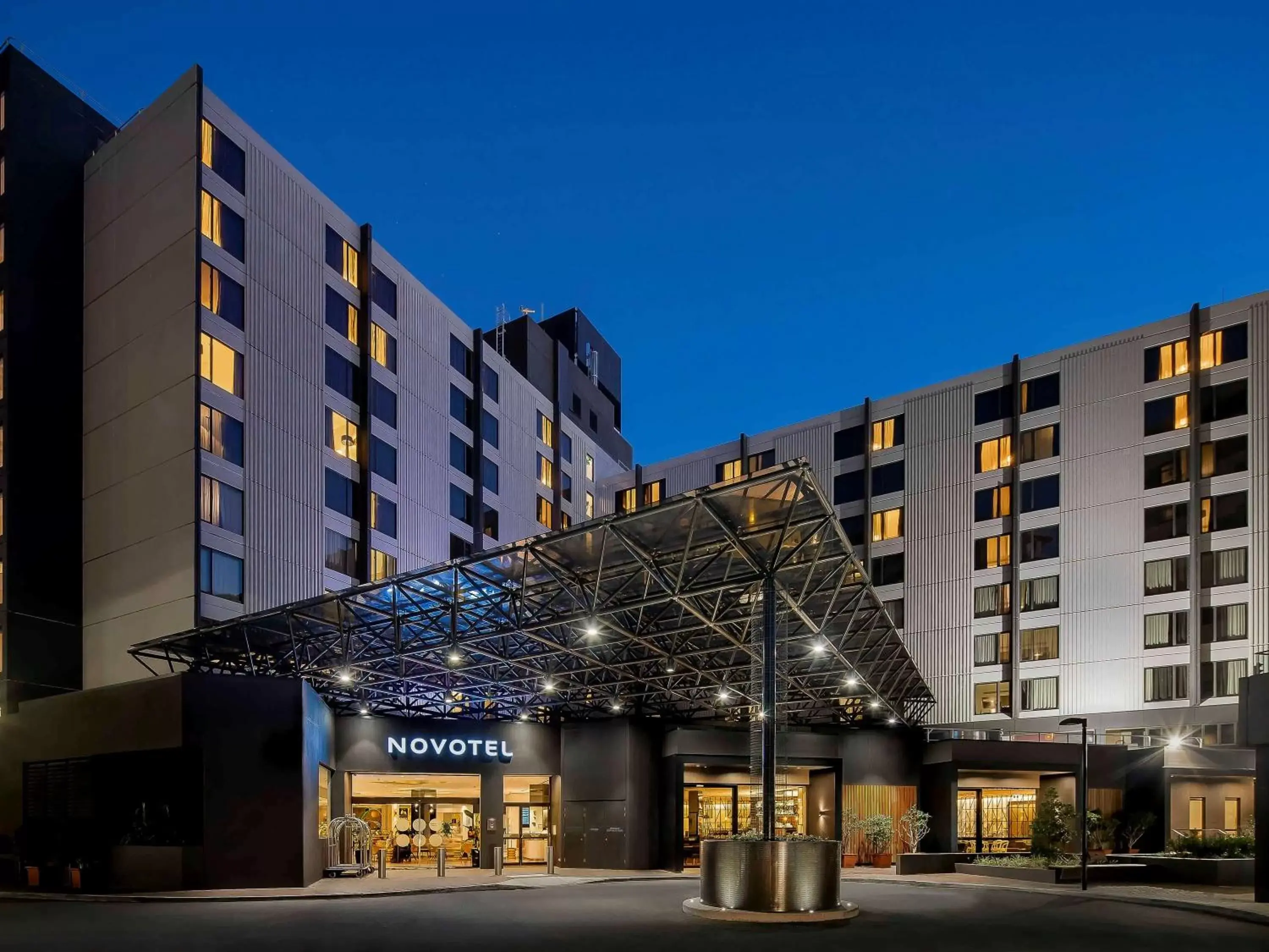 Novotel Sydney International Airport Novotel Sydney International Airport