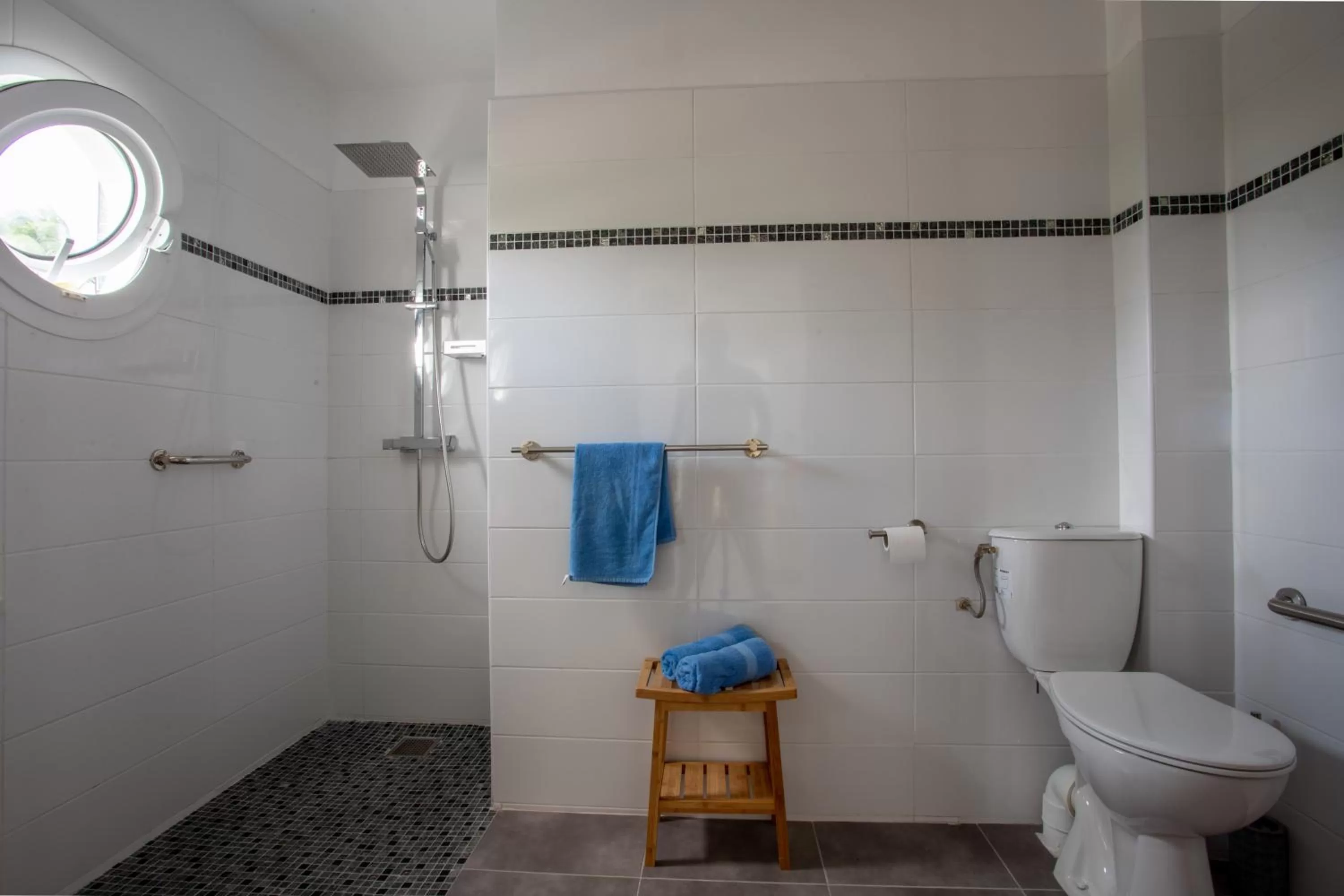 Shower in Hôtel Guadeloupe Palm Suites