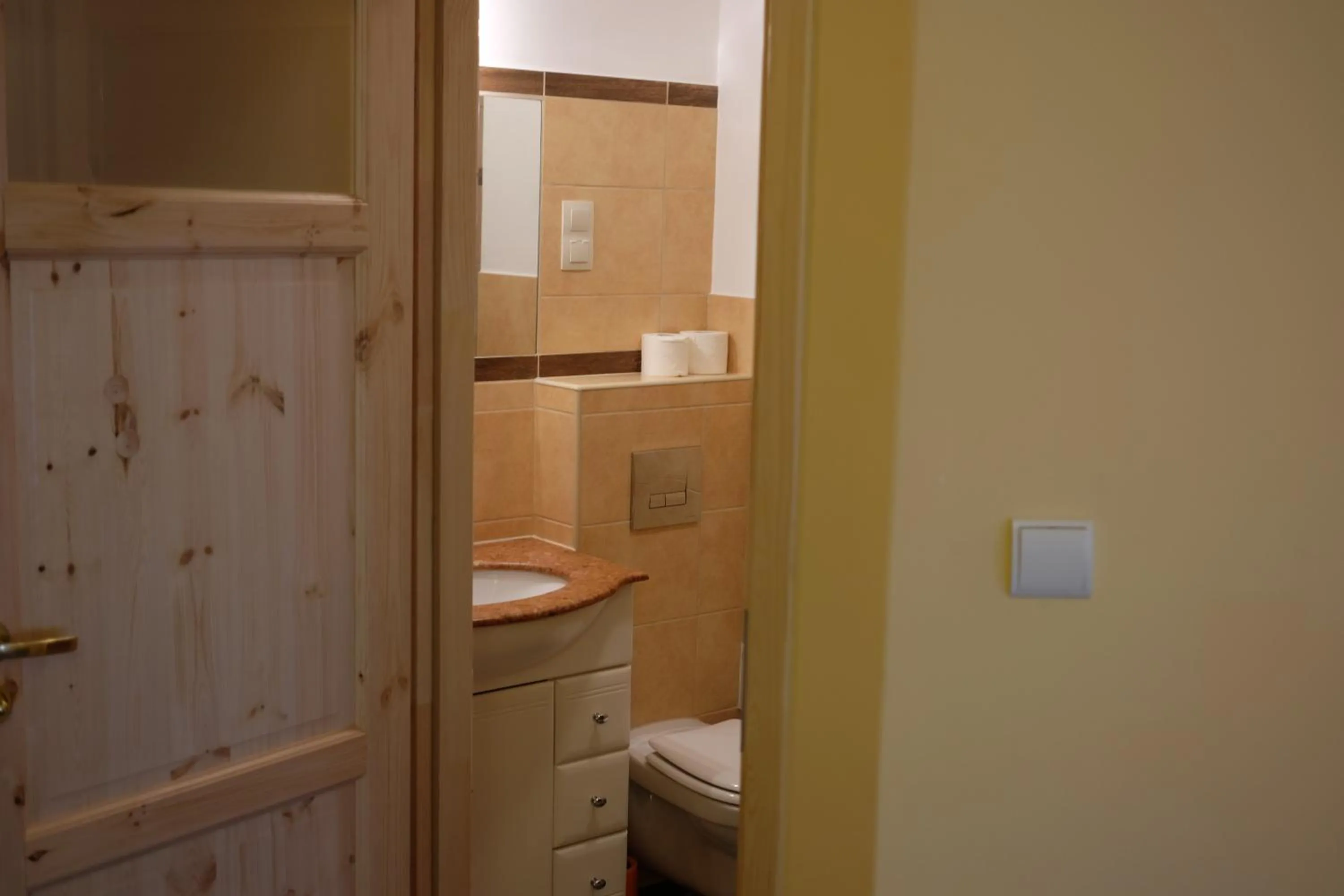 Bathroom in Academus Pub & Guest House