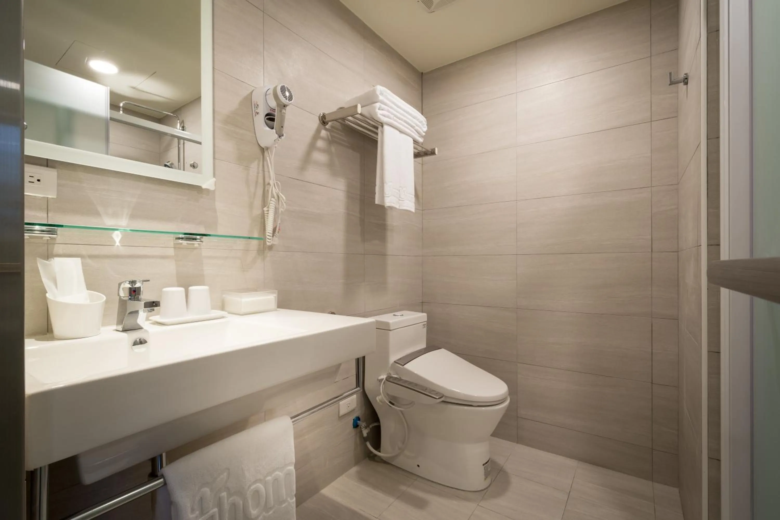 Standard Twin Room in Urhome Hotel