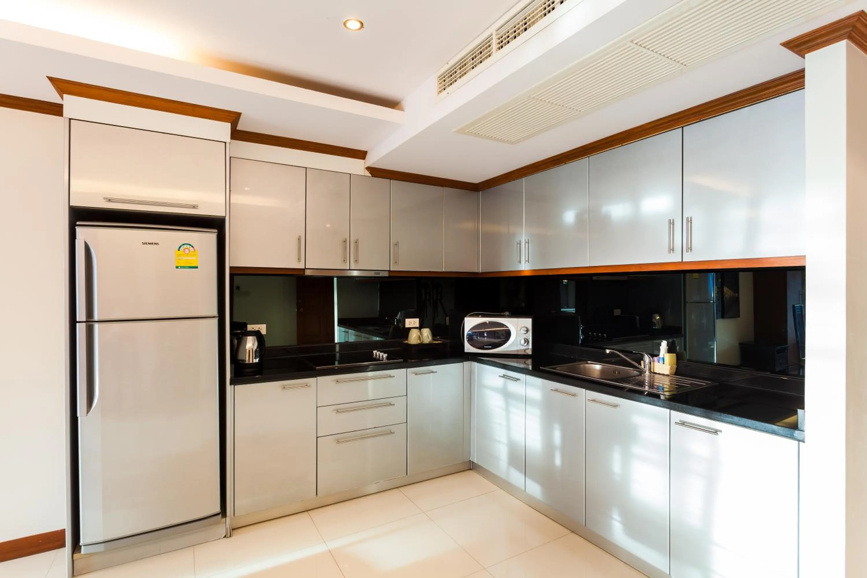 Coffee/tea facilities in Tara Court Hotel