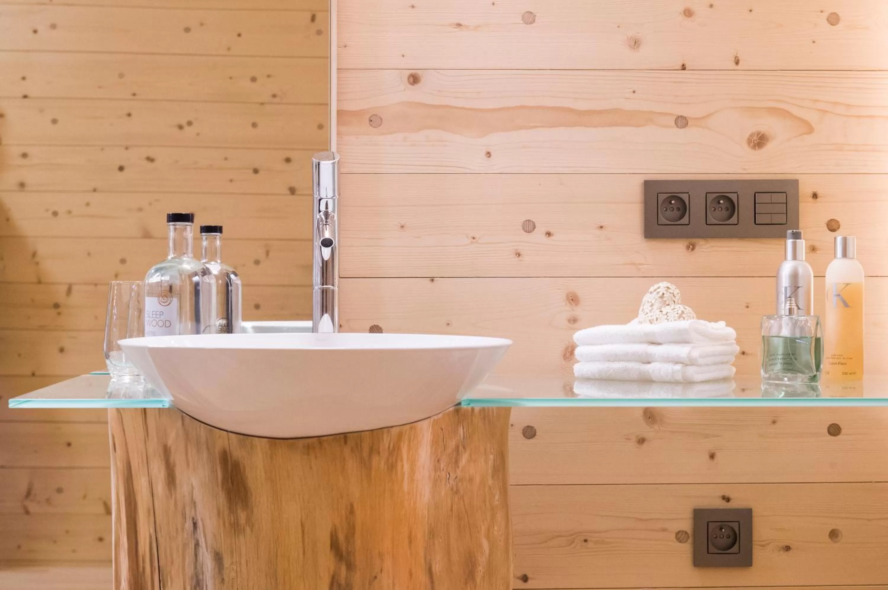 Bathroom in Sleepwood Hotel