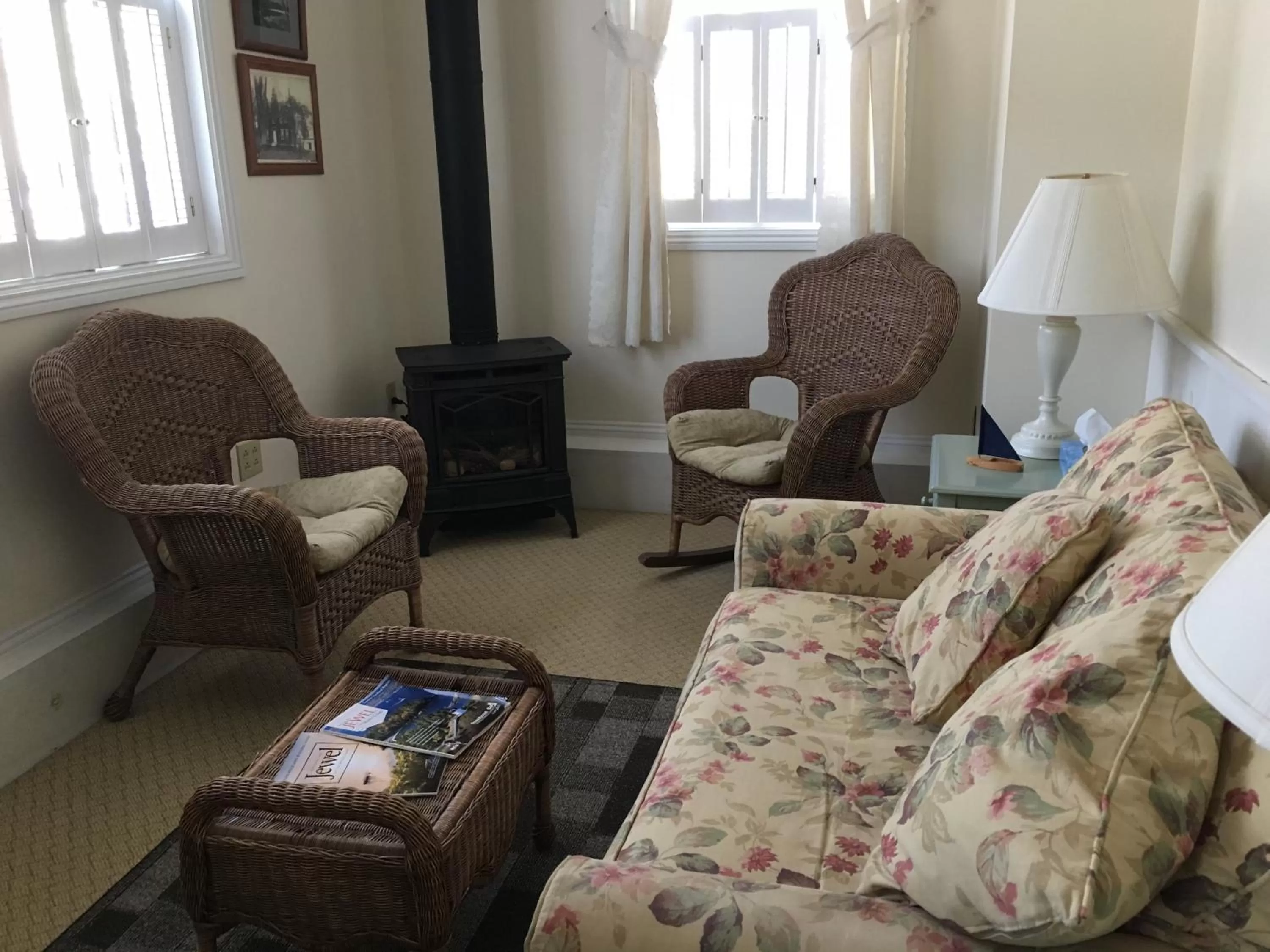 Toilet in Camden Riverhouse Hotel and Inn