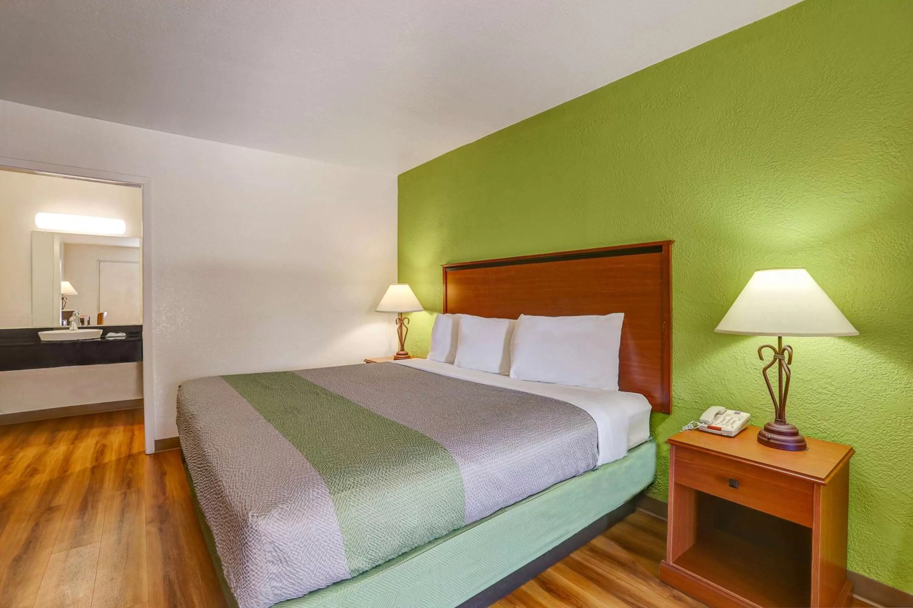 Double Room - Non-Smoking  in Econo Lodge