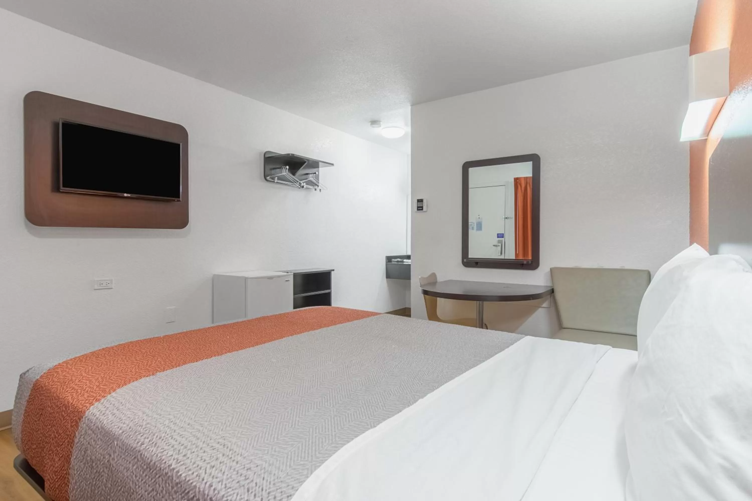 Bed in Motel 6 Bakersfield