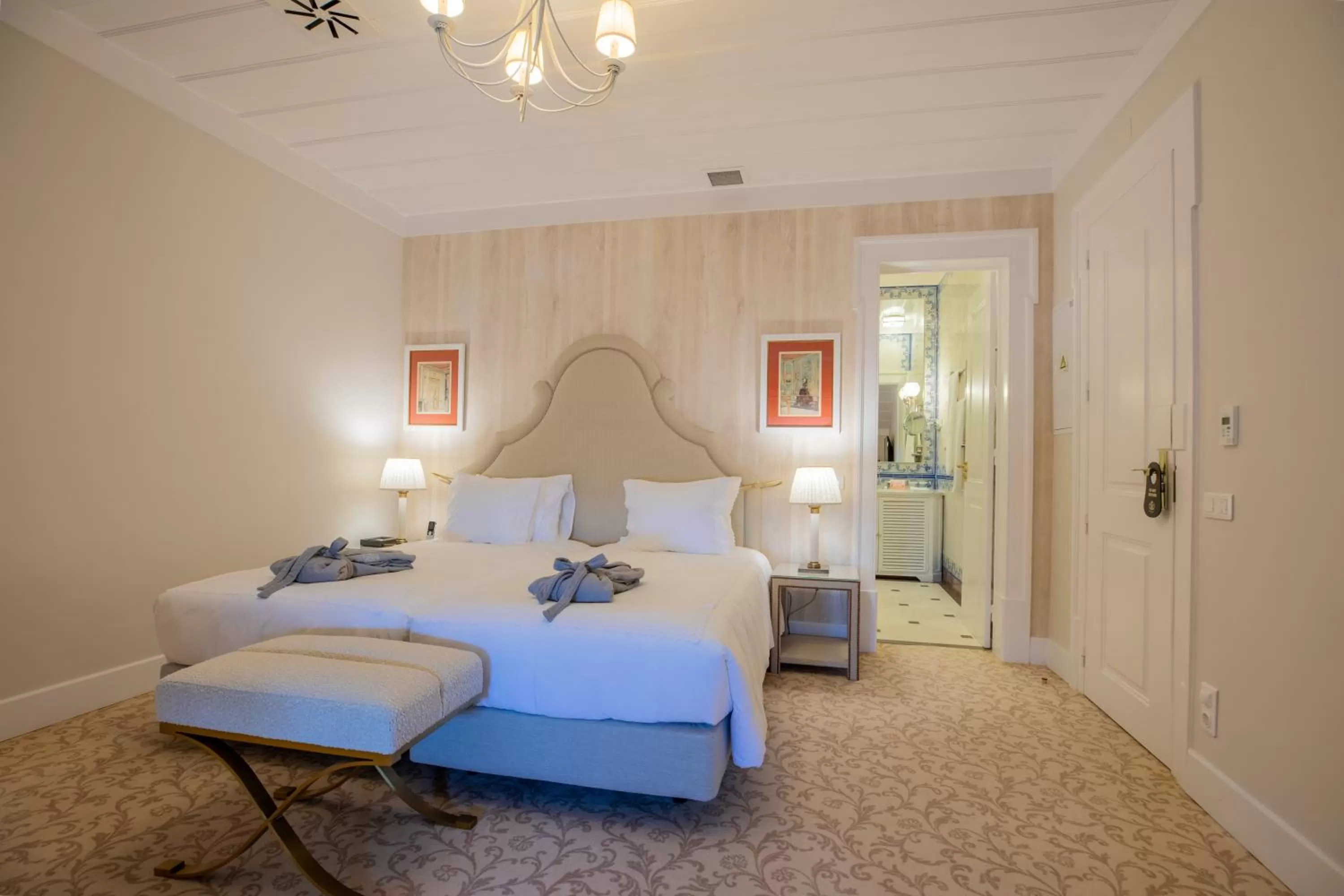 Bed in Estoril Vintage Hotel