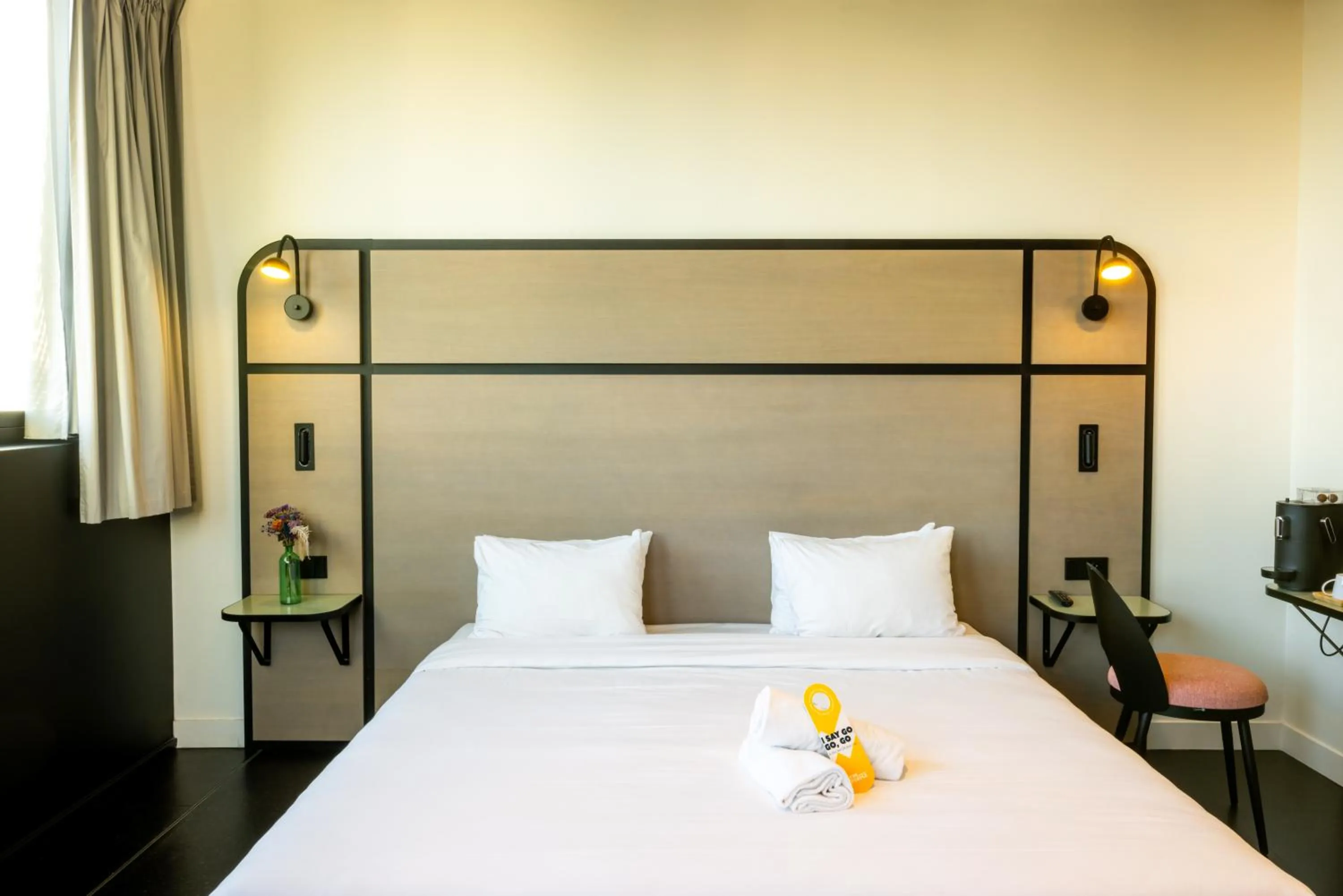 Bed in The People - Paris Marais