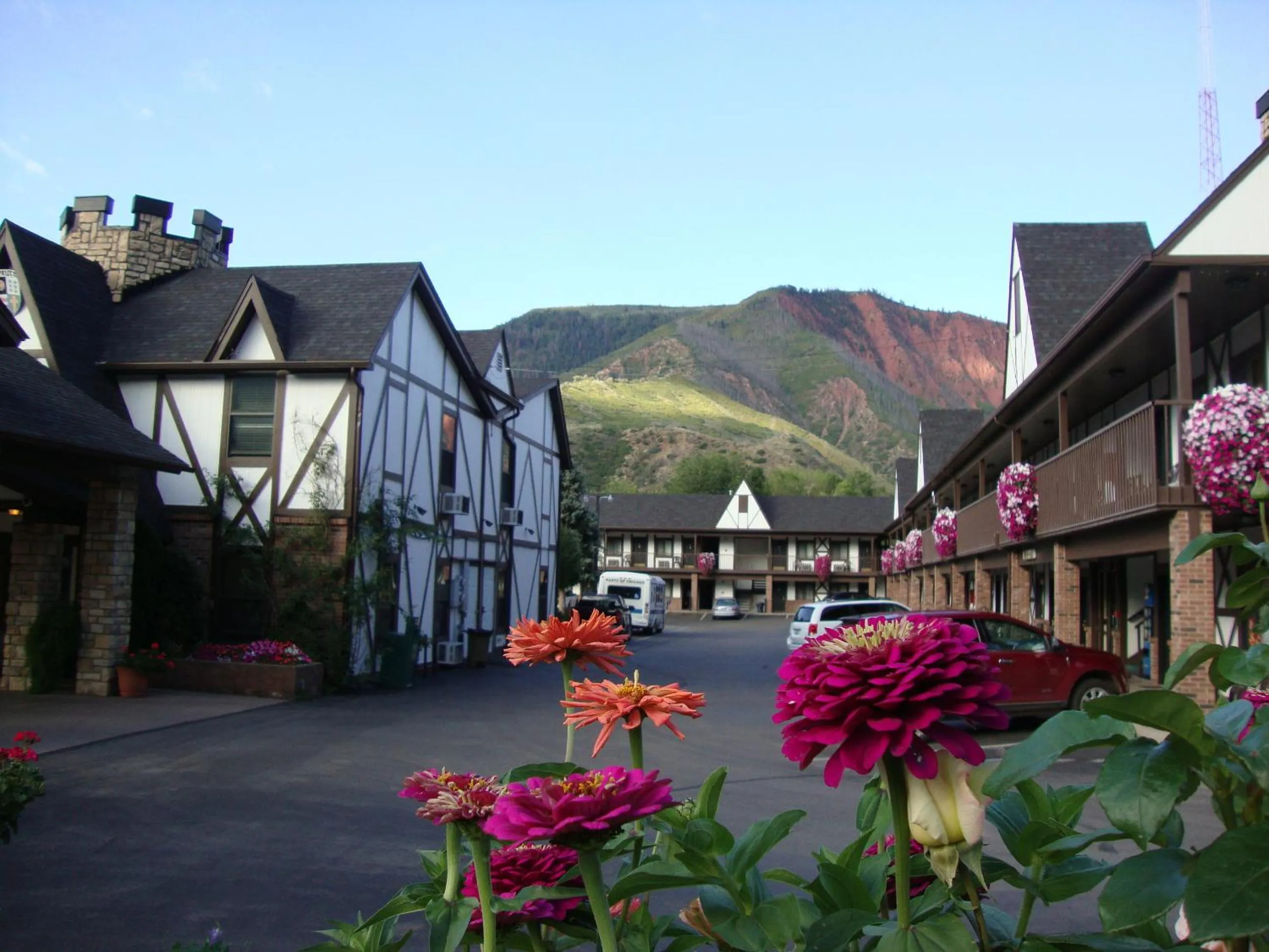Property building in Silver Spruce Inn