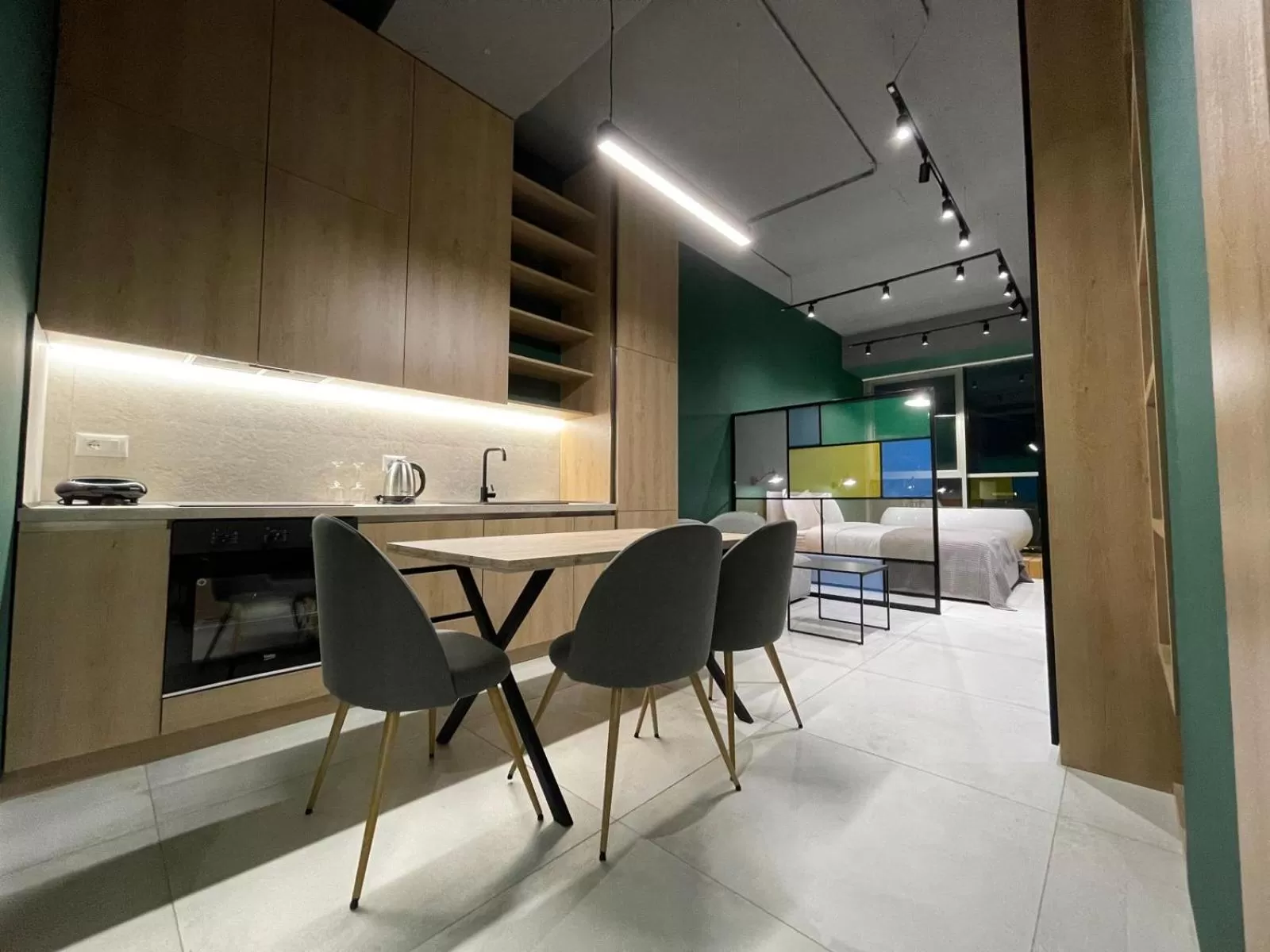 Coffee/tea facilities, Dining Area in Ambassador Skyline Apartments