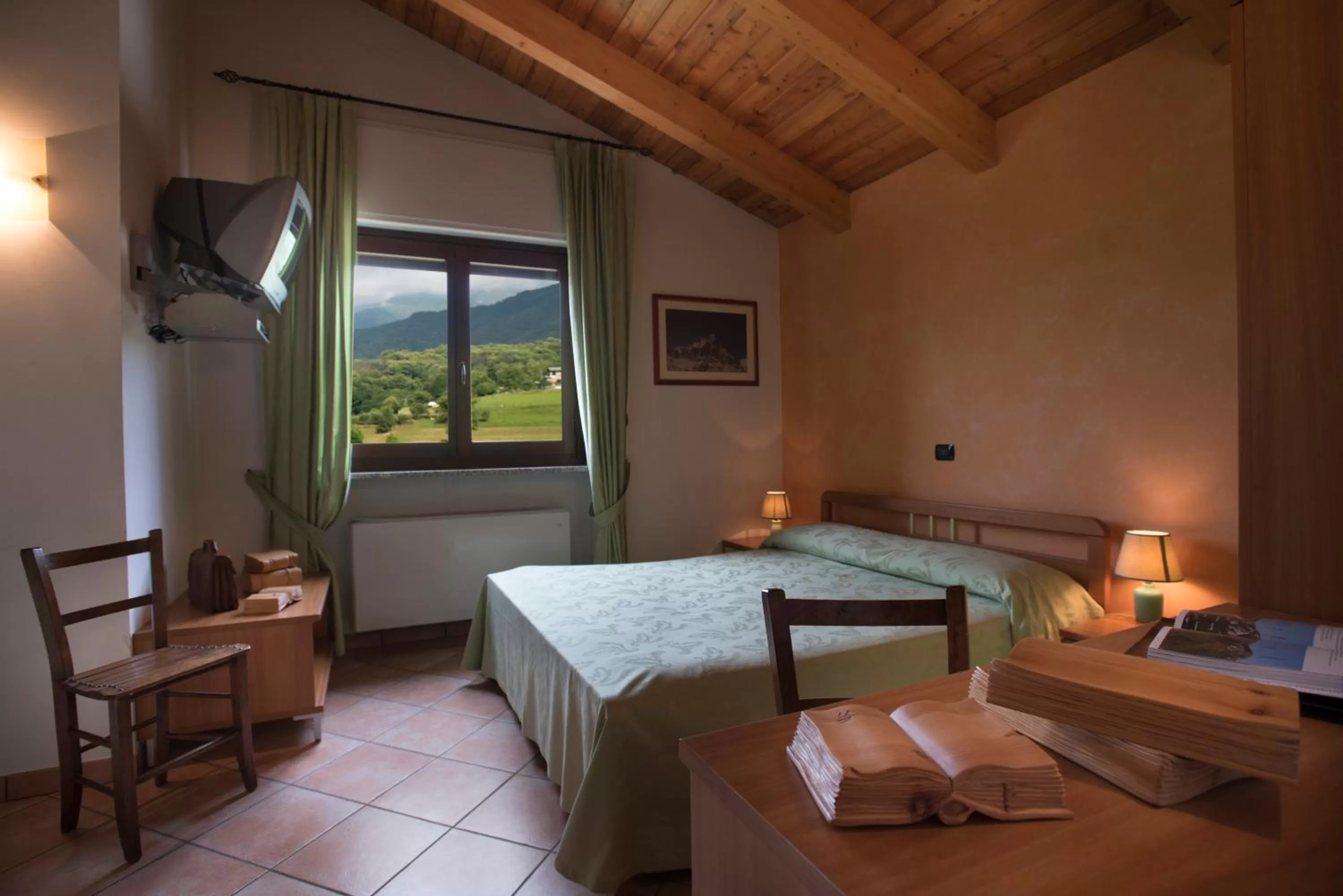 Mountain view, Bed in Hotel la Colletta