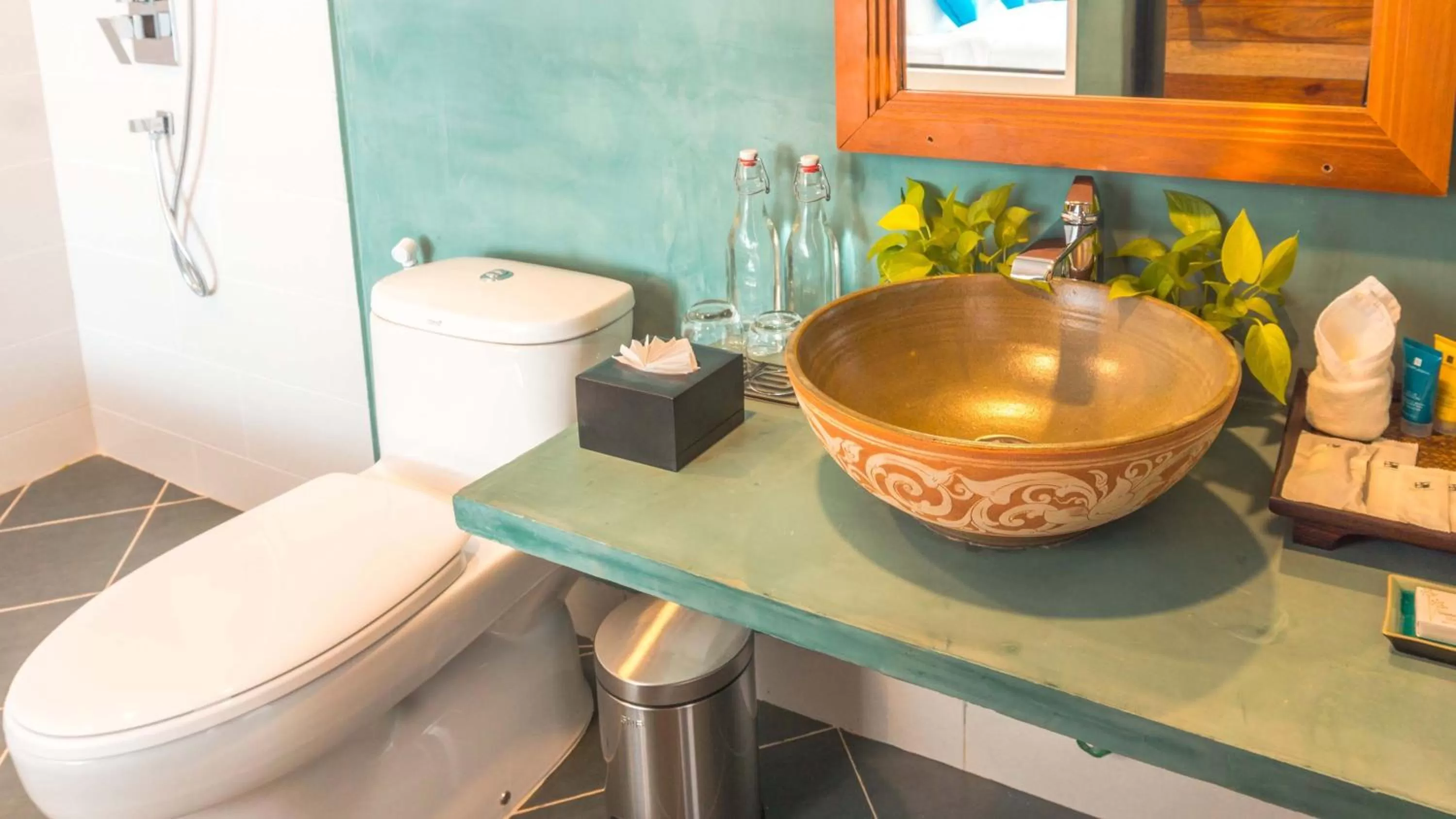 Bath in Angkor Aurora