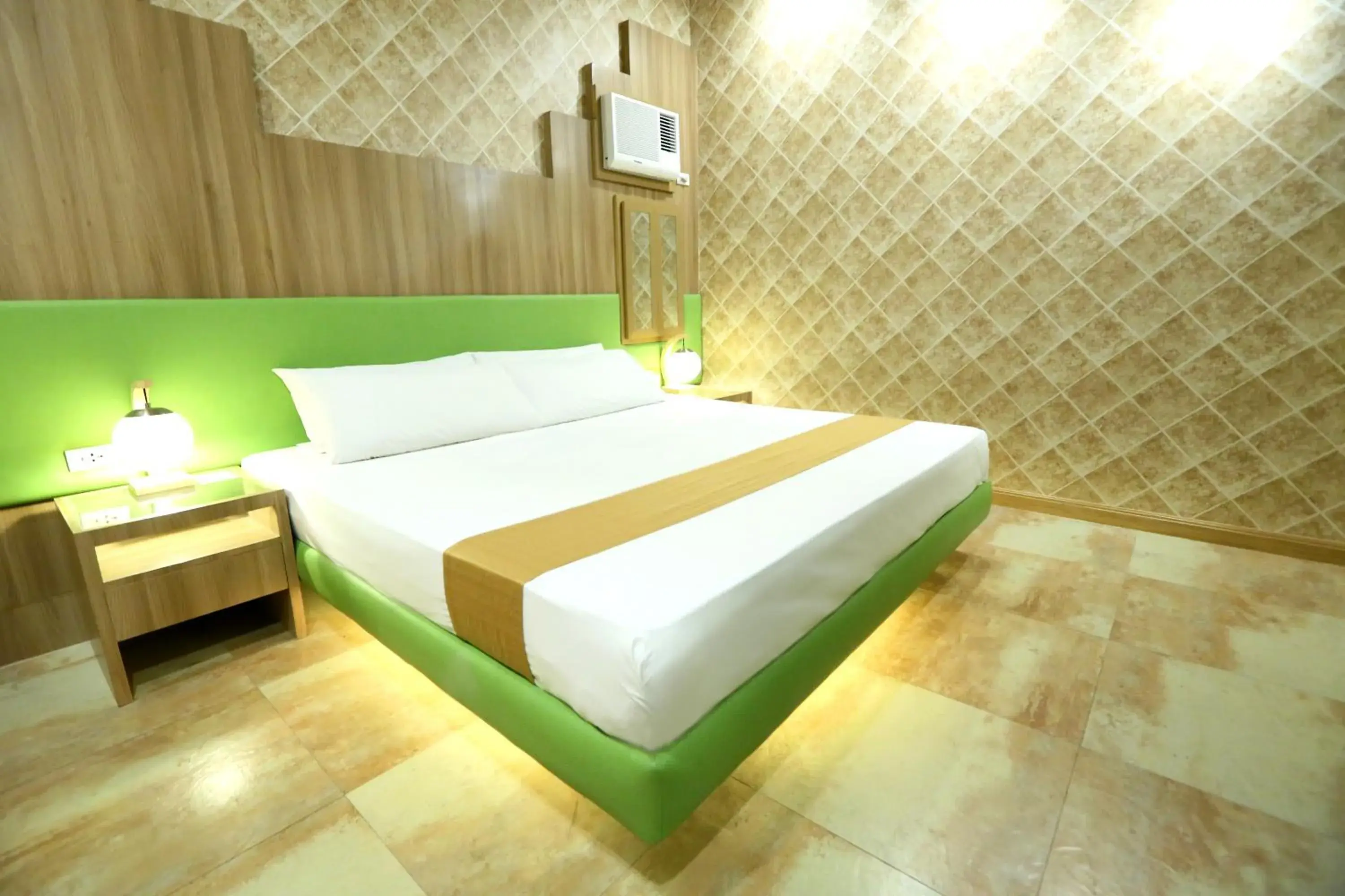 Suite in Victoria Court Cuneta Motorist Lodge Suite in Victoria Court Cuneta Motorist Lodge