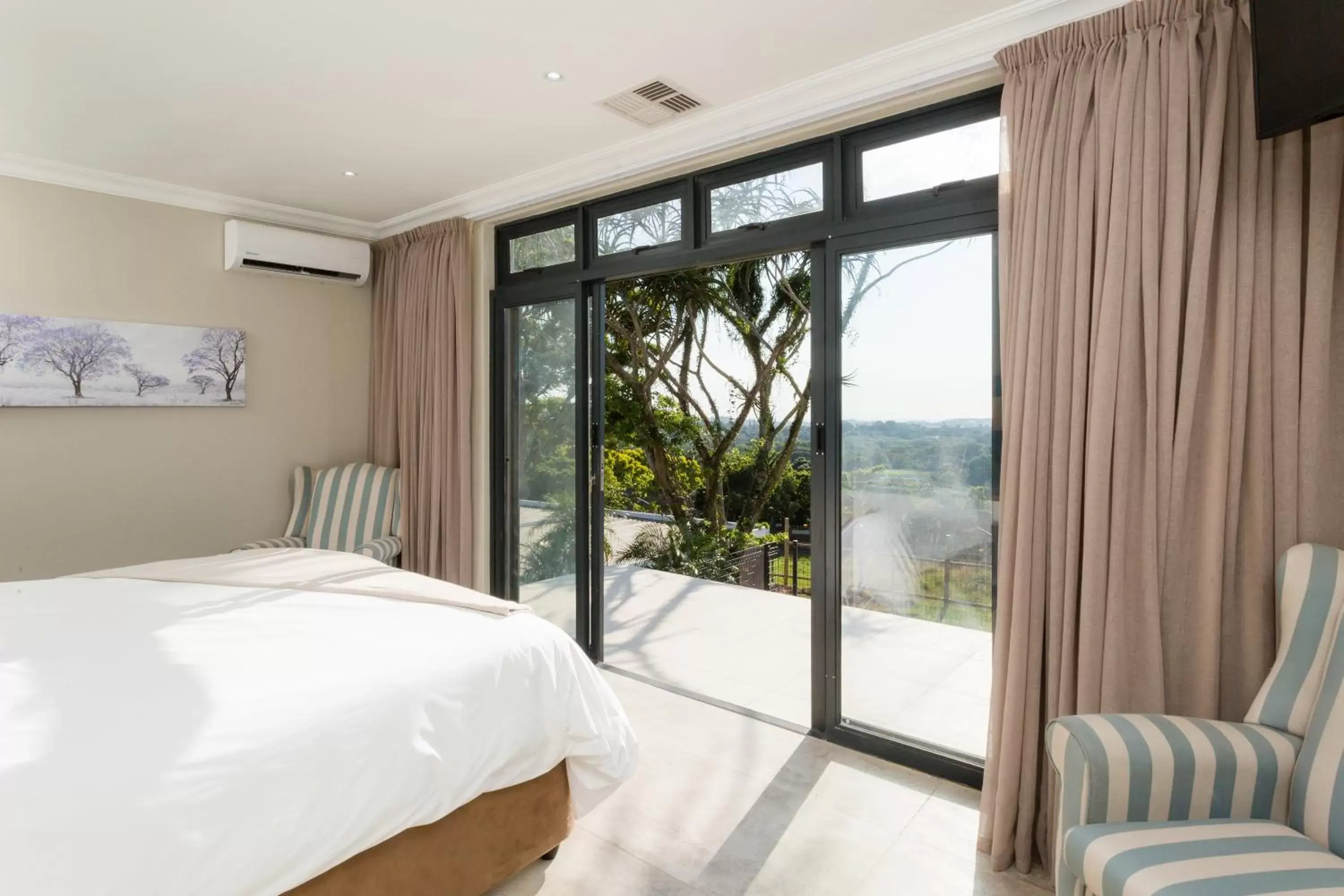 Luxury Twin Room in The Gregory Luxury Twin Room in The Gregory