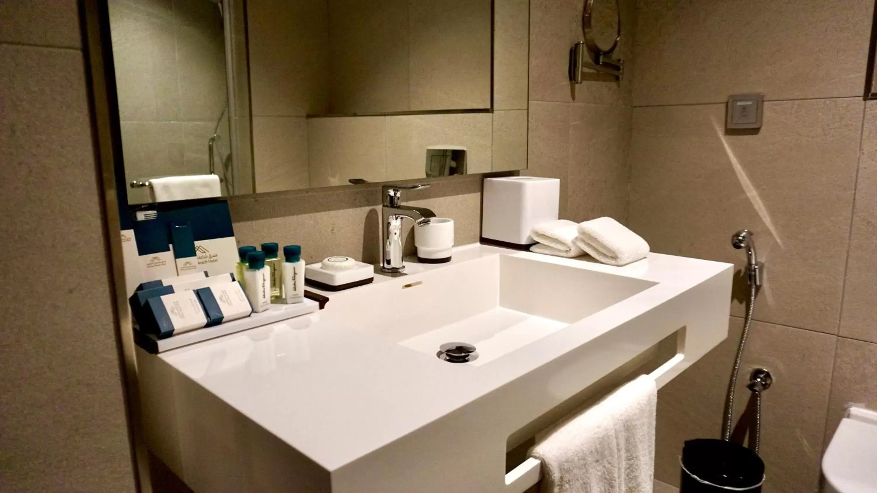 Deluxe Twin Room with Partial Sea View in Al Kout Beach Hotel Deluxe Twin Room with Partial Sea View in Al Kout Beach Hotel