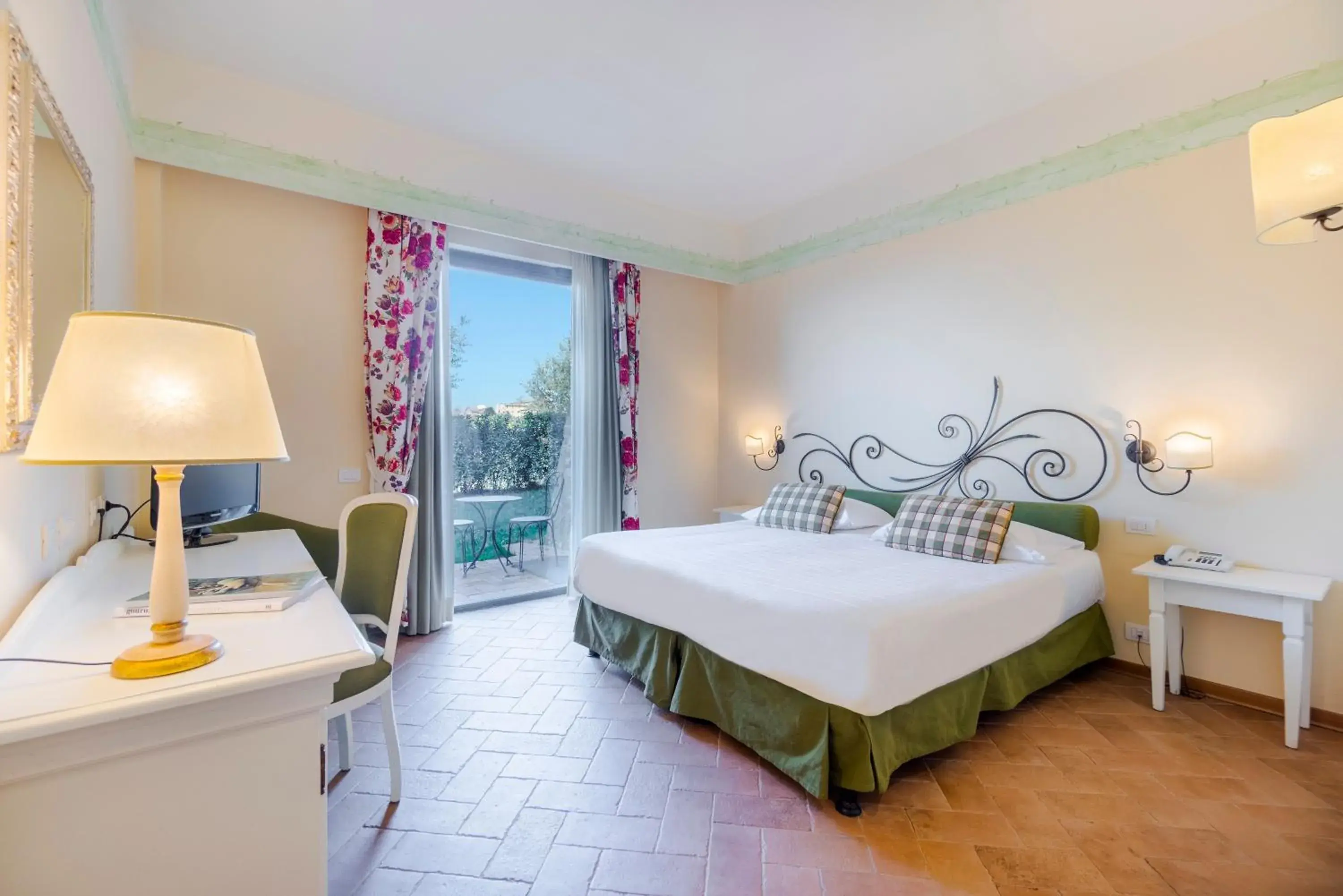 Double Room in Hotel Borgo Di Cortefreda - Place of Charme Double Room in Hotel Borgo Di Cortefreda - Place of Charme