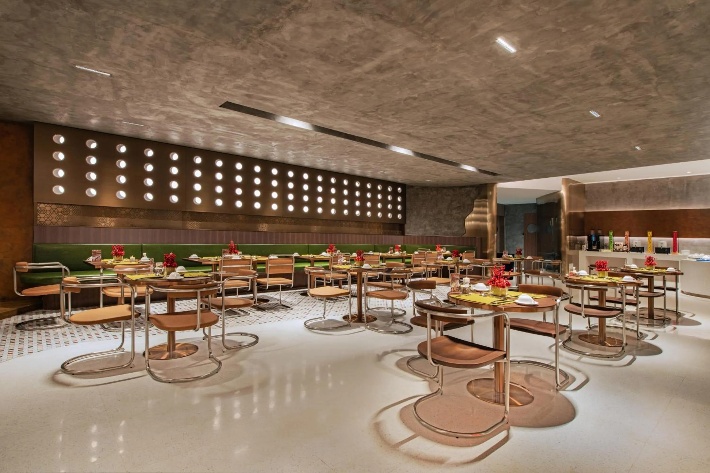 Restaurant/places to eat in Guangzhou Hotel