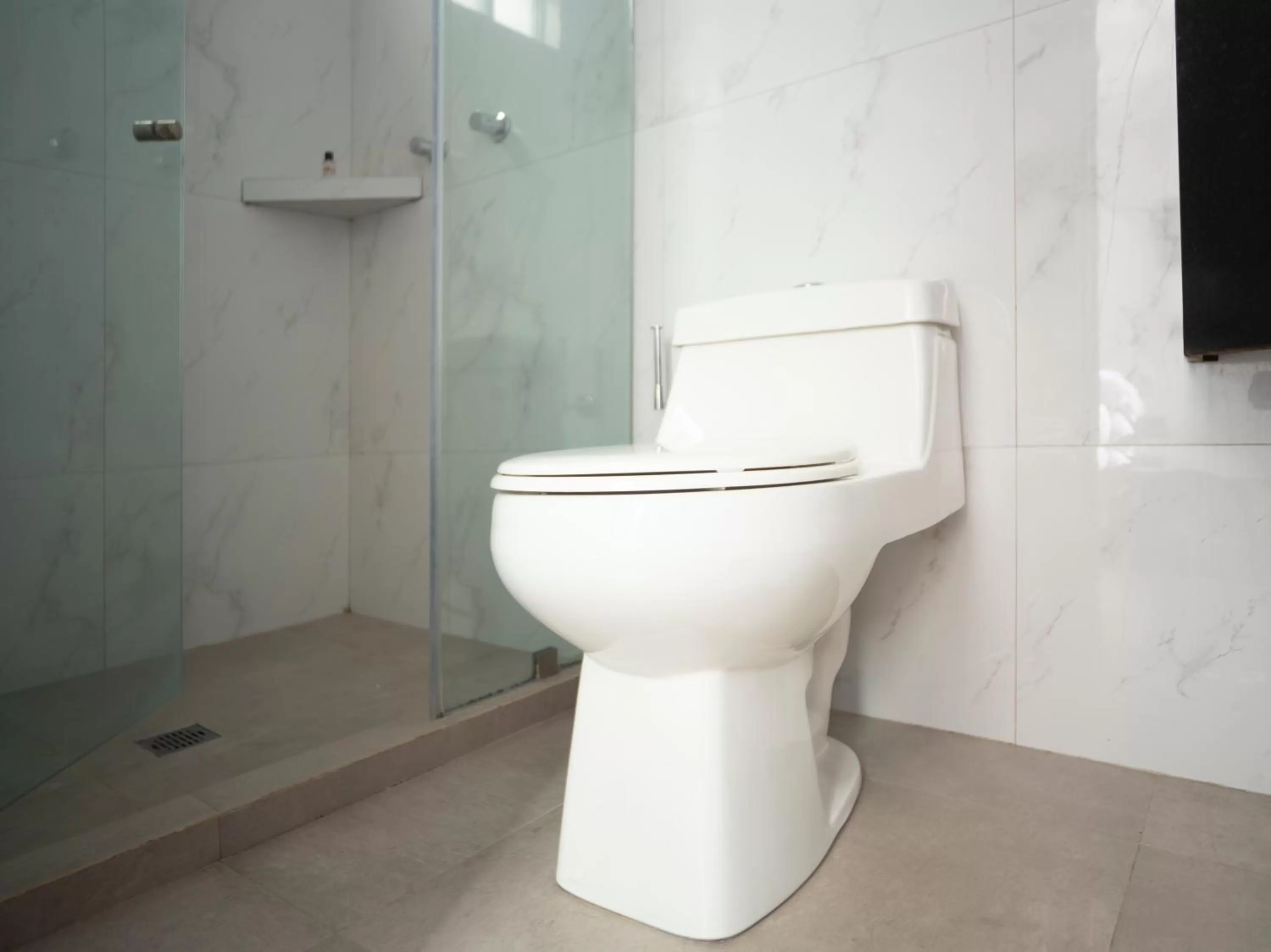 Bathroom in ADHOC Express