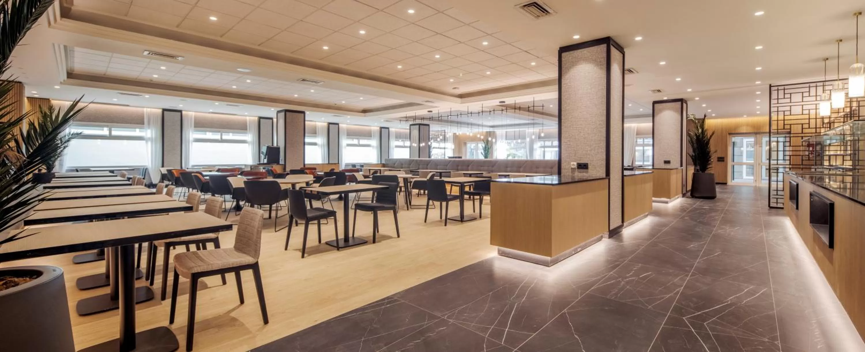 Restaurant/places to eat in Ilunion Alcora Sevilla