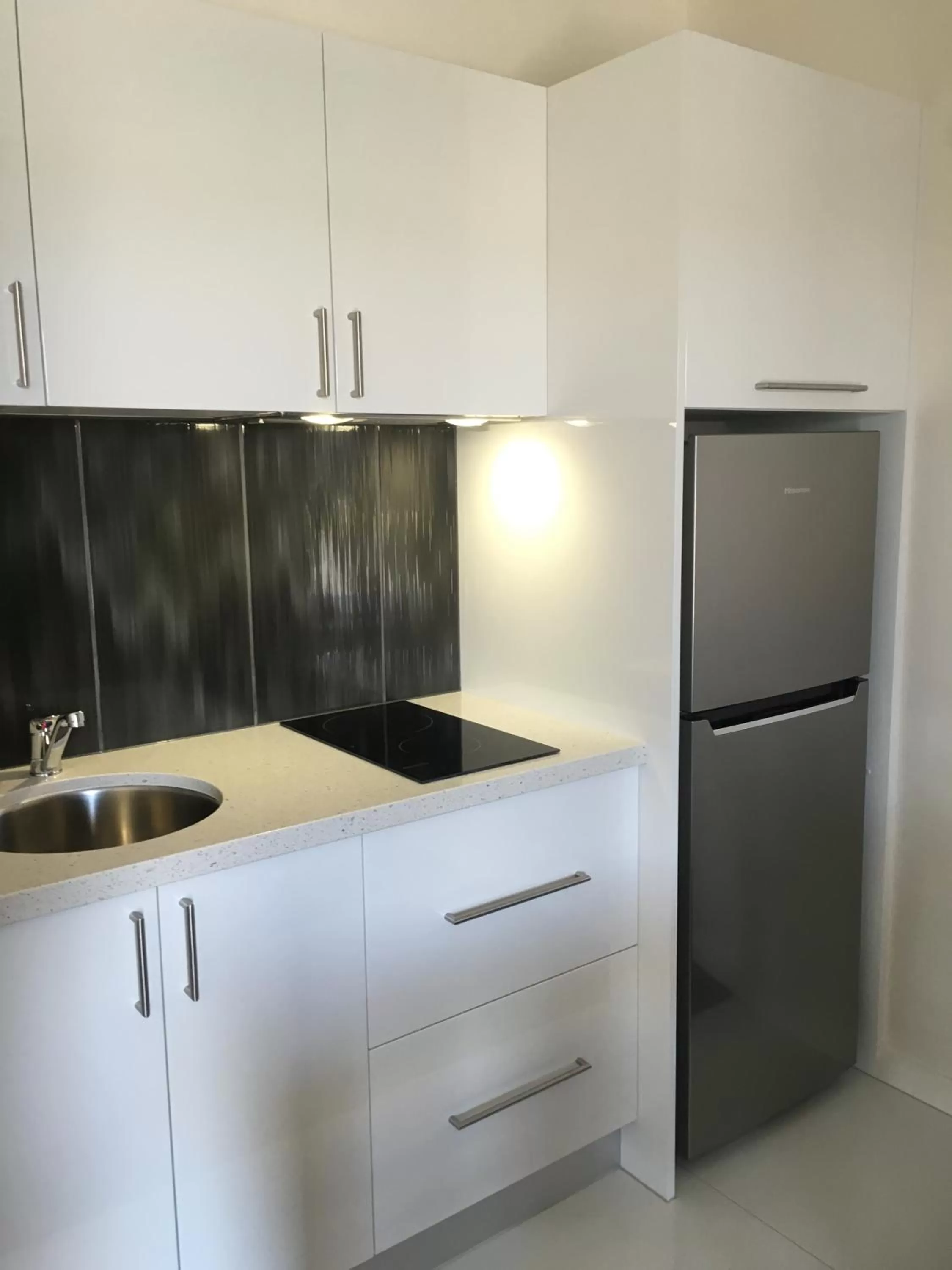 Kitchen or kitchenette in Red Earth Motel