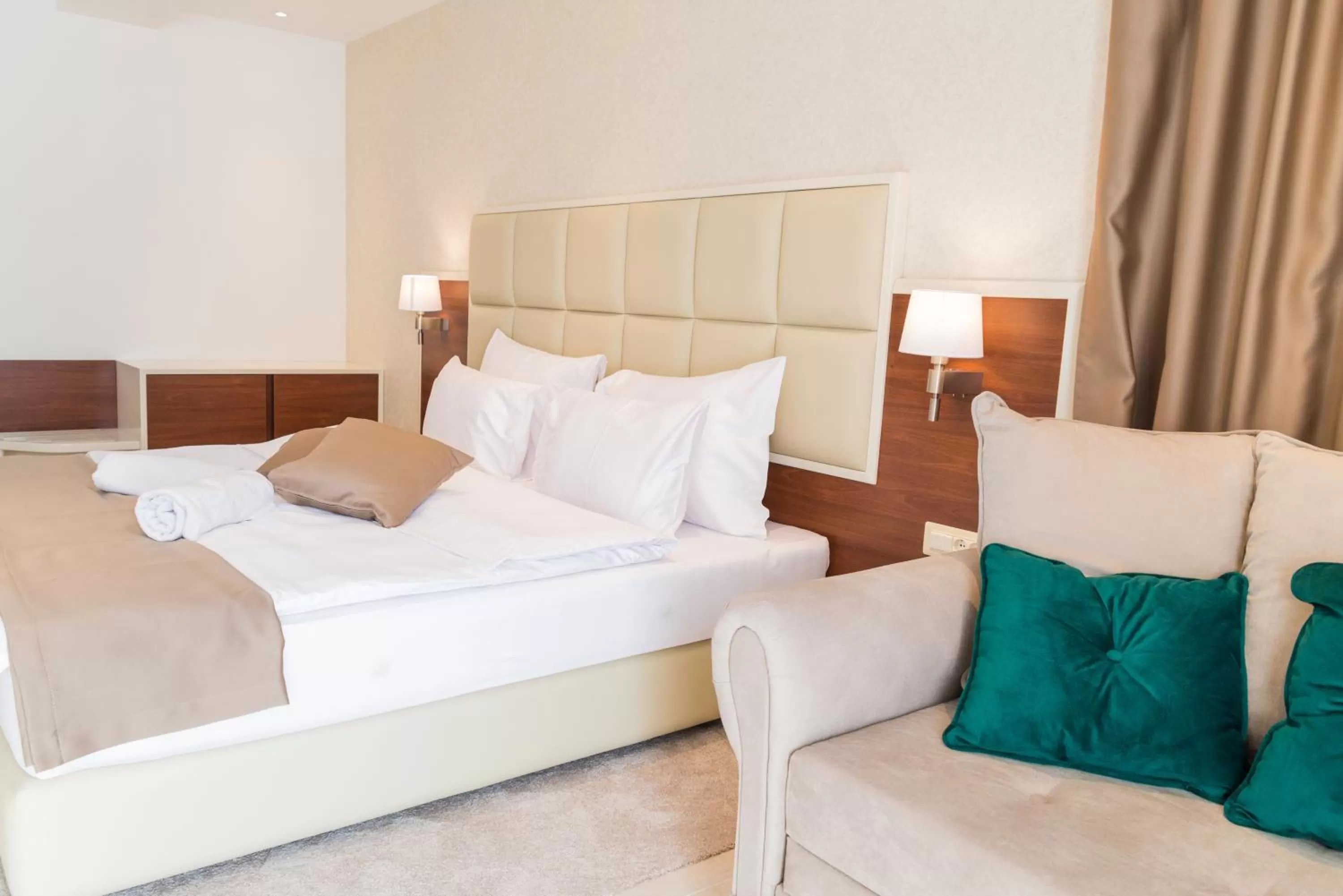 Bedroom, Bed in Hotel Kadmo by Aycon