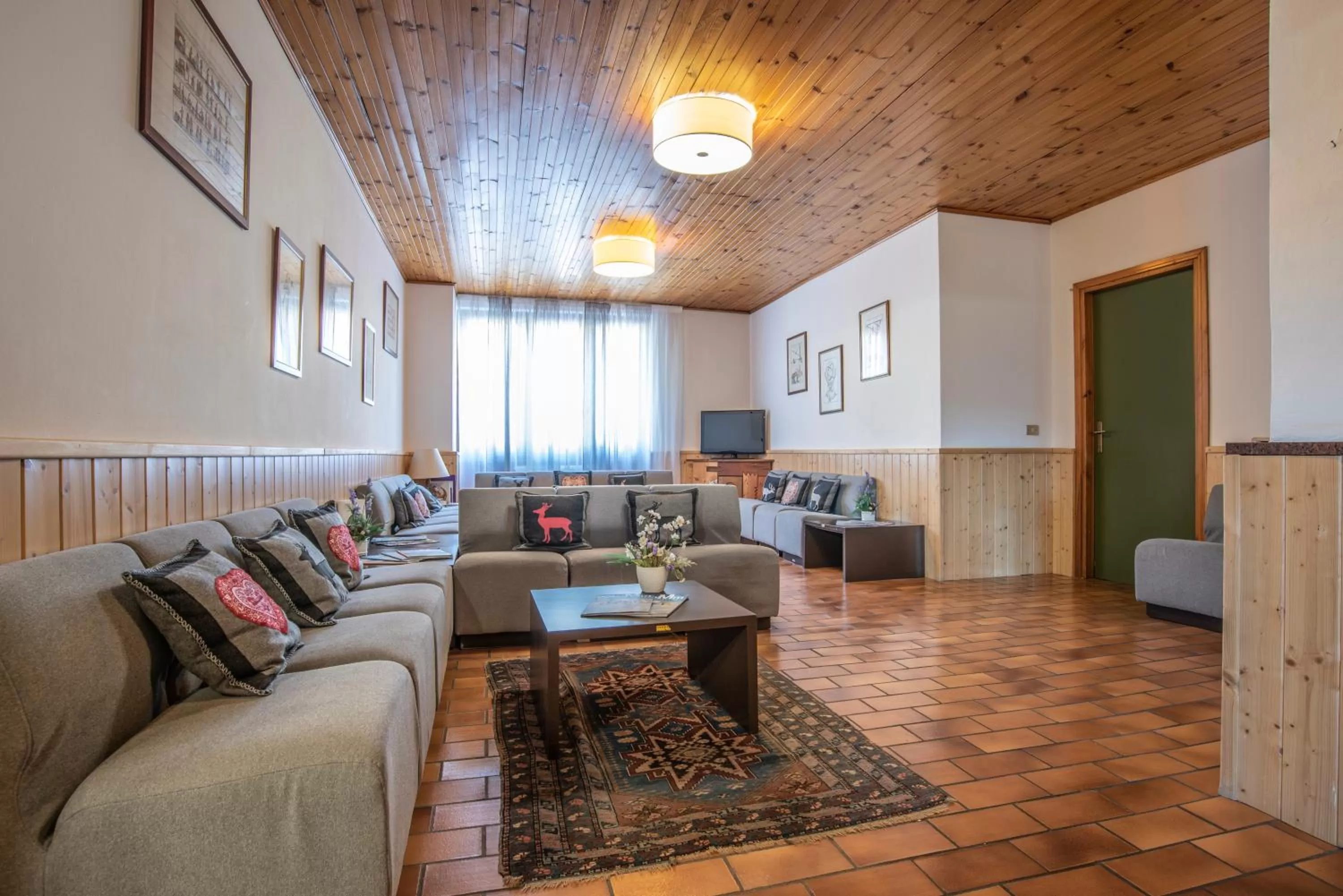 Lounge or bar in Alaska Clubresidence