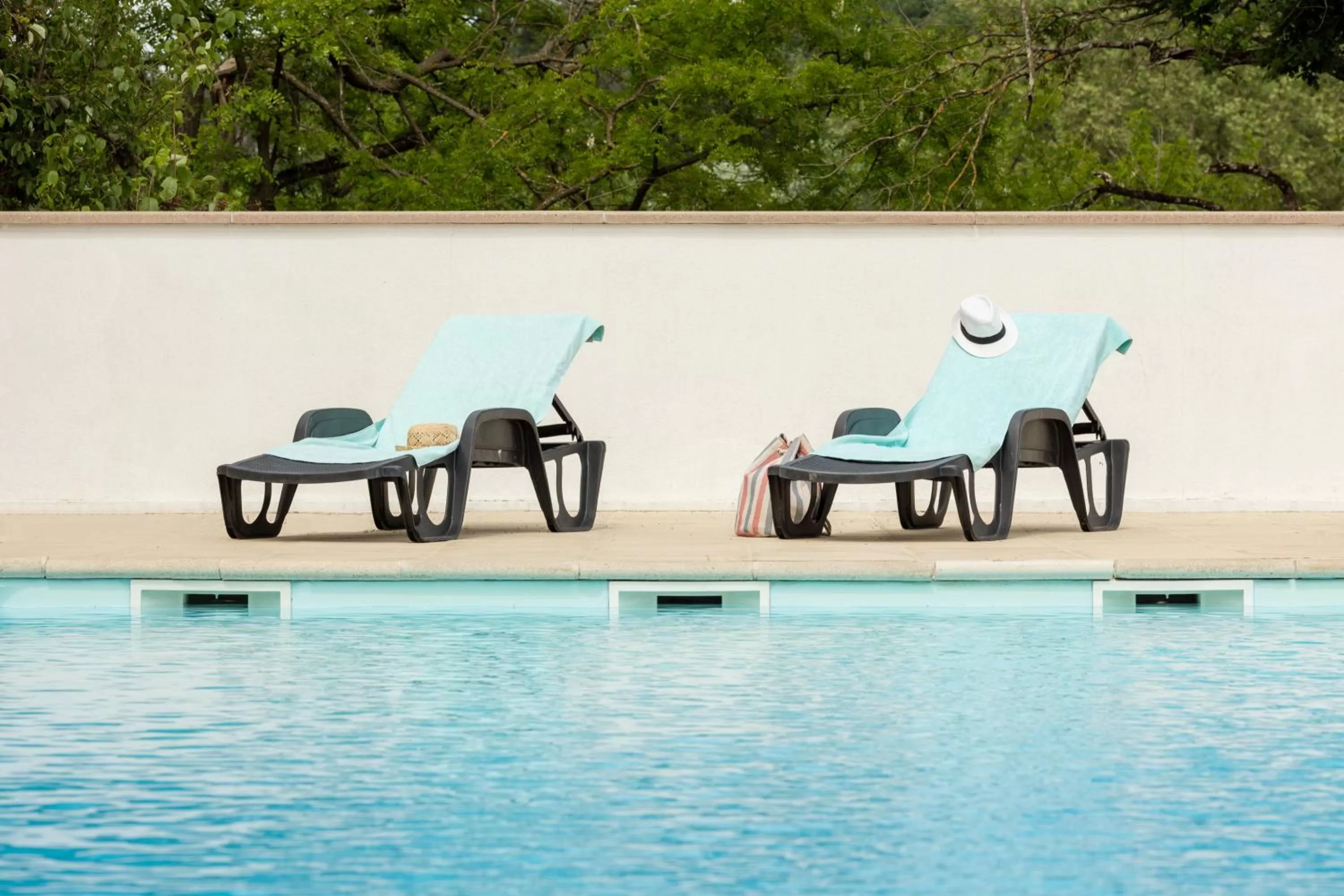 Pool view in Garden & City Lyon - Lissieu