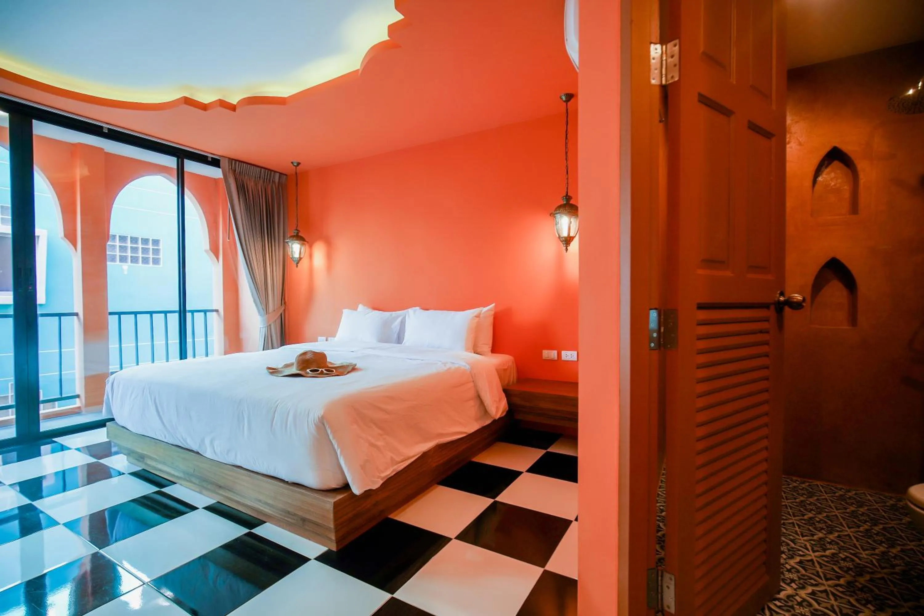 Photo of the whole room, Bed in Khaleej Mass Hotel Patong