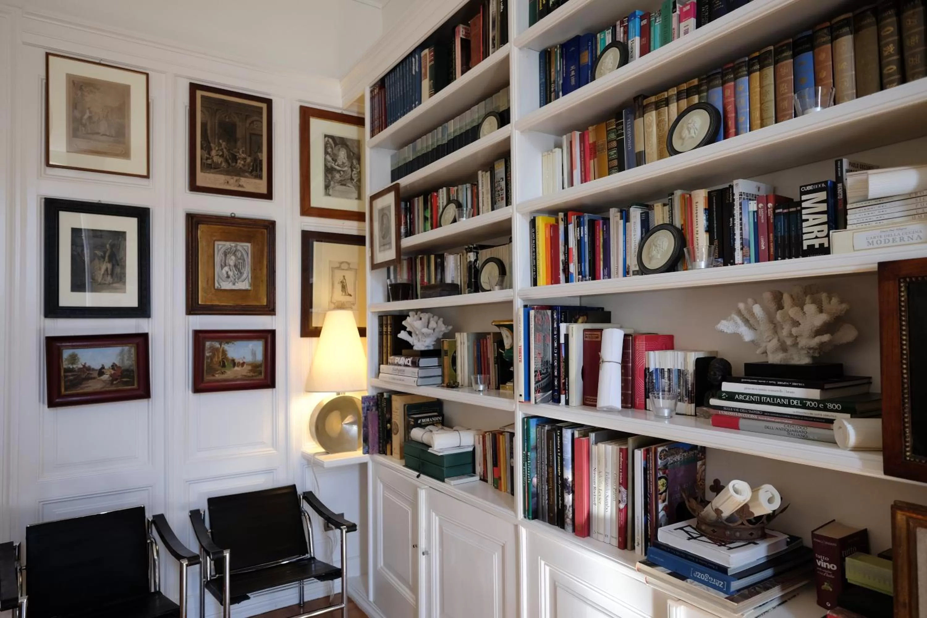 Library in Seven Historical Suites